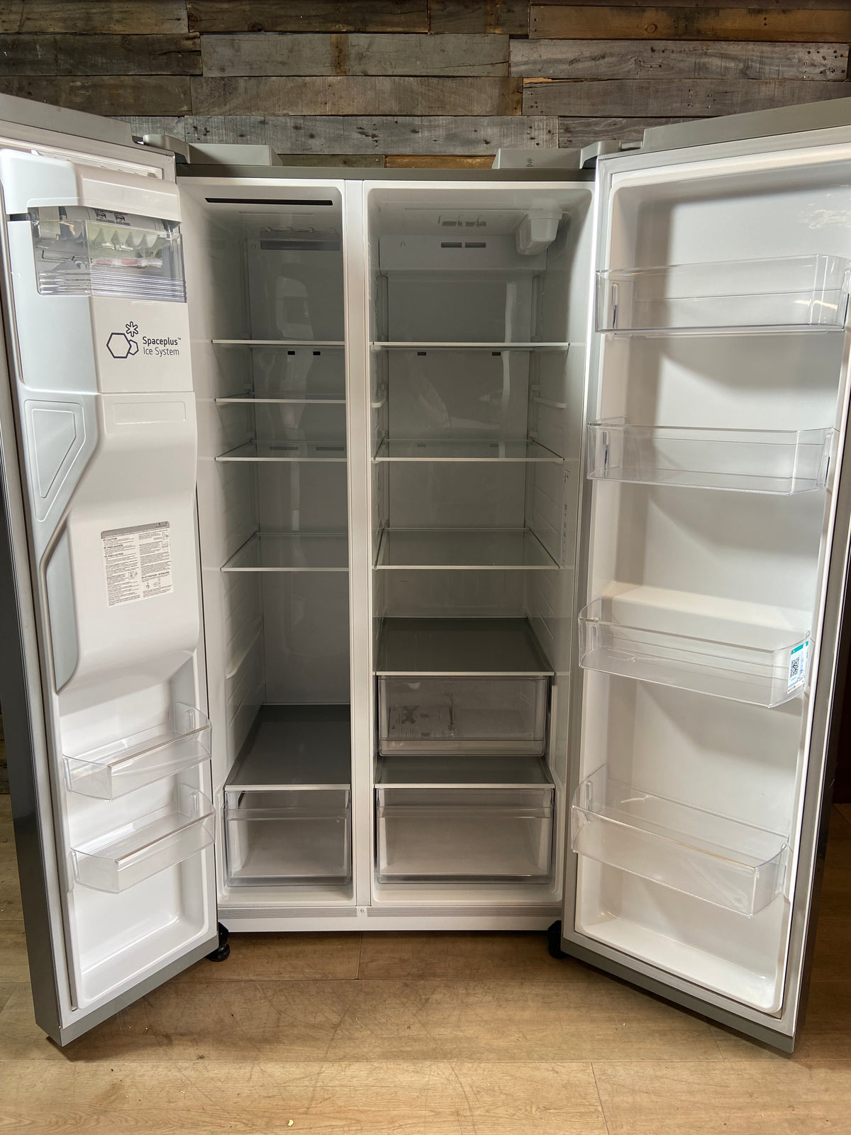 LG Side By Side 26.6-cu ft Standard-Depth 36-in Wide Side-by-Side Refrigerator Smart Compatible with Ice Maker