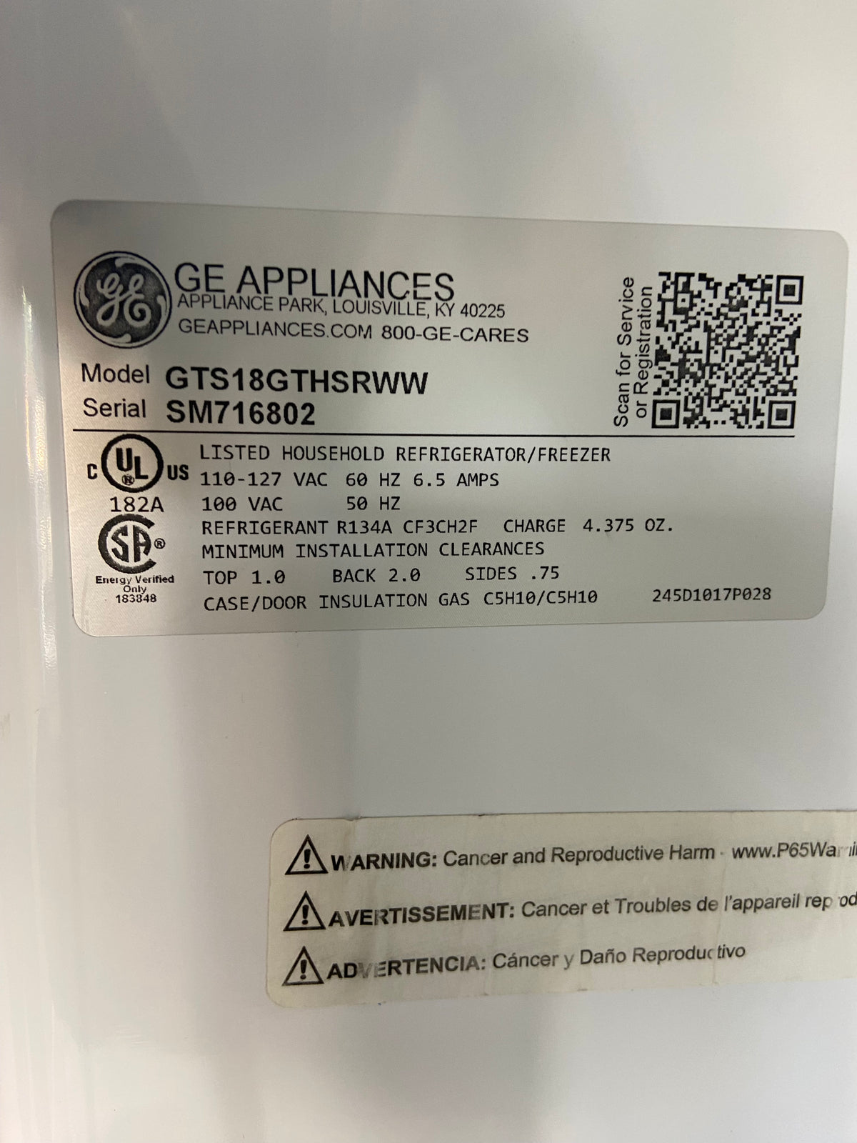 GE White Top/Bottom Refrigerator With Ice Maker