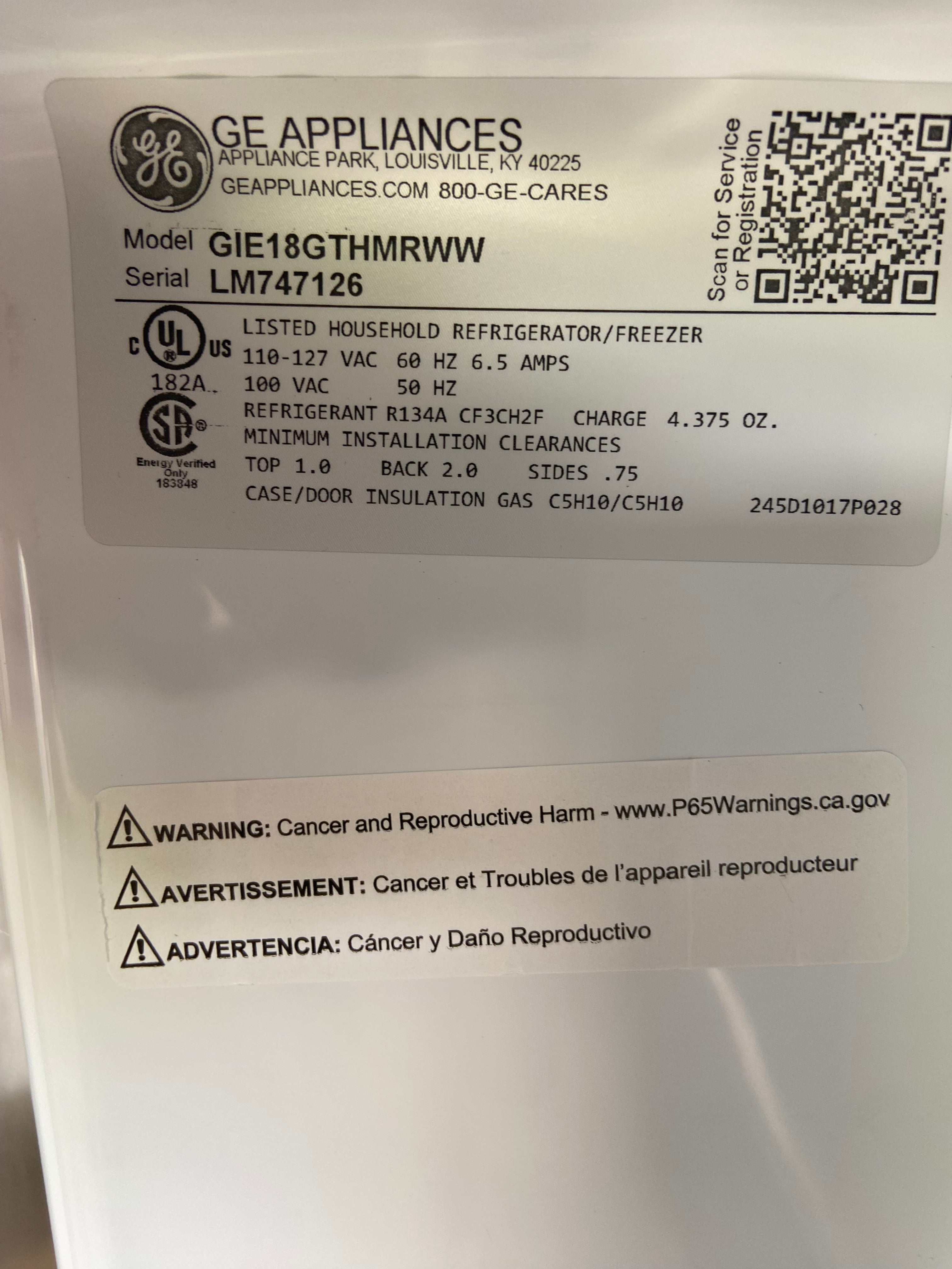 GE White Top/Bottom Refrigerator With Ice Maker