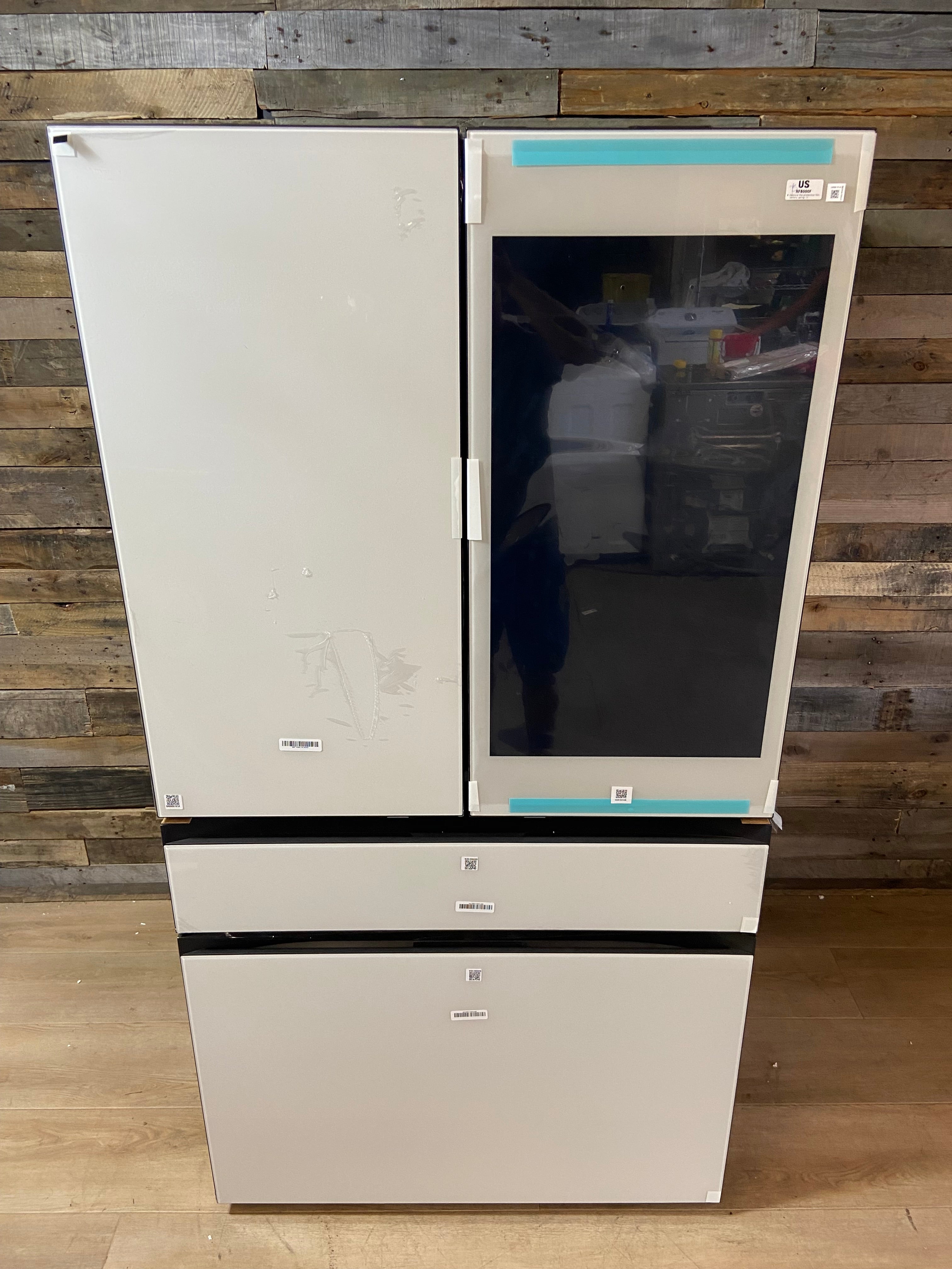 Samsung Bespoke 4-Door Flex French Door Refrigerator with Family Hub, Beverage Center & Dual Ice Maker – White Glass