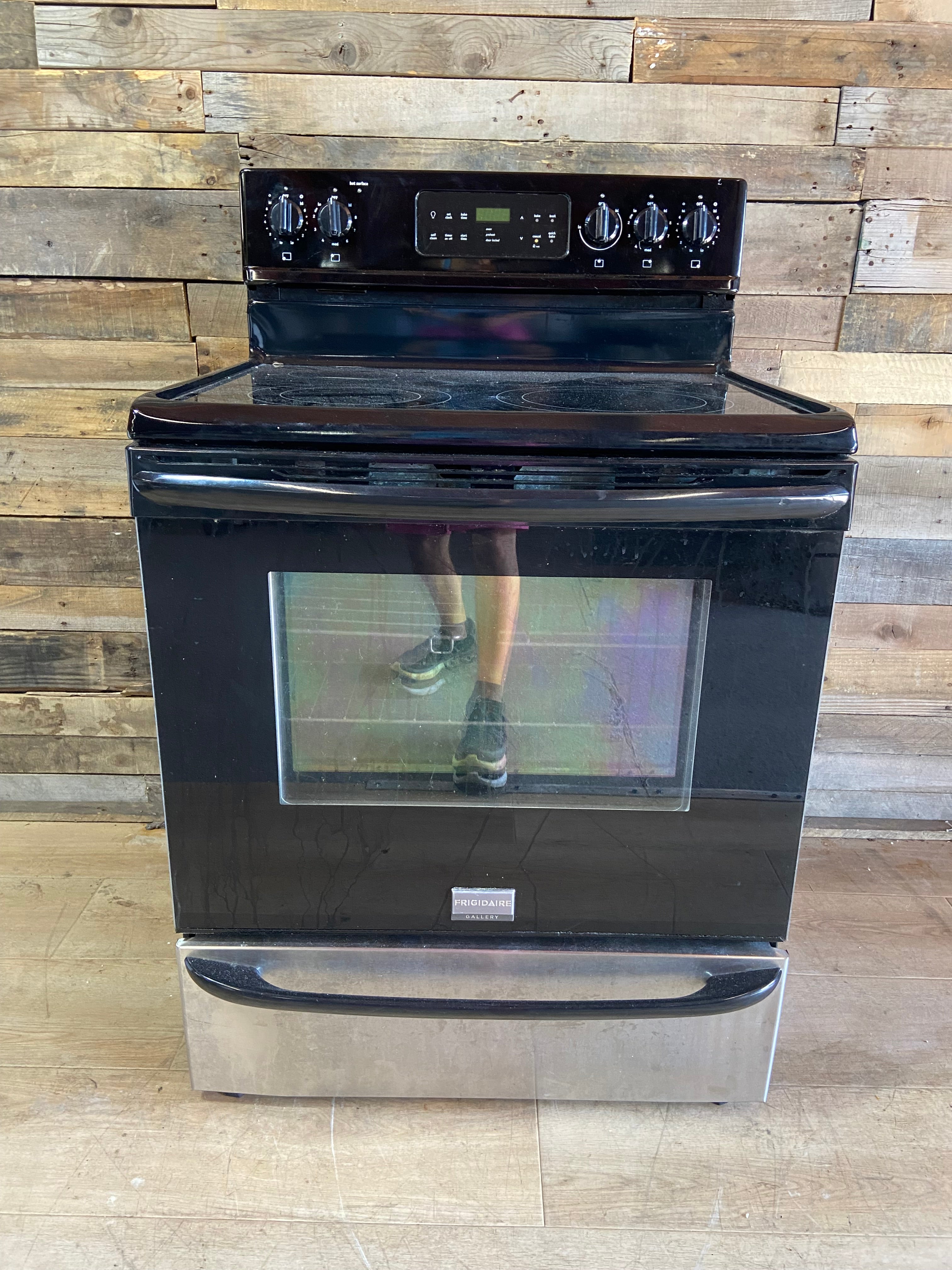 Frigidaire Black/Stainless 5 Burner Range With Convection