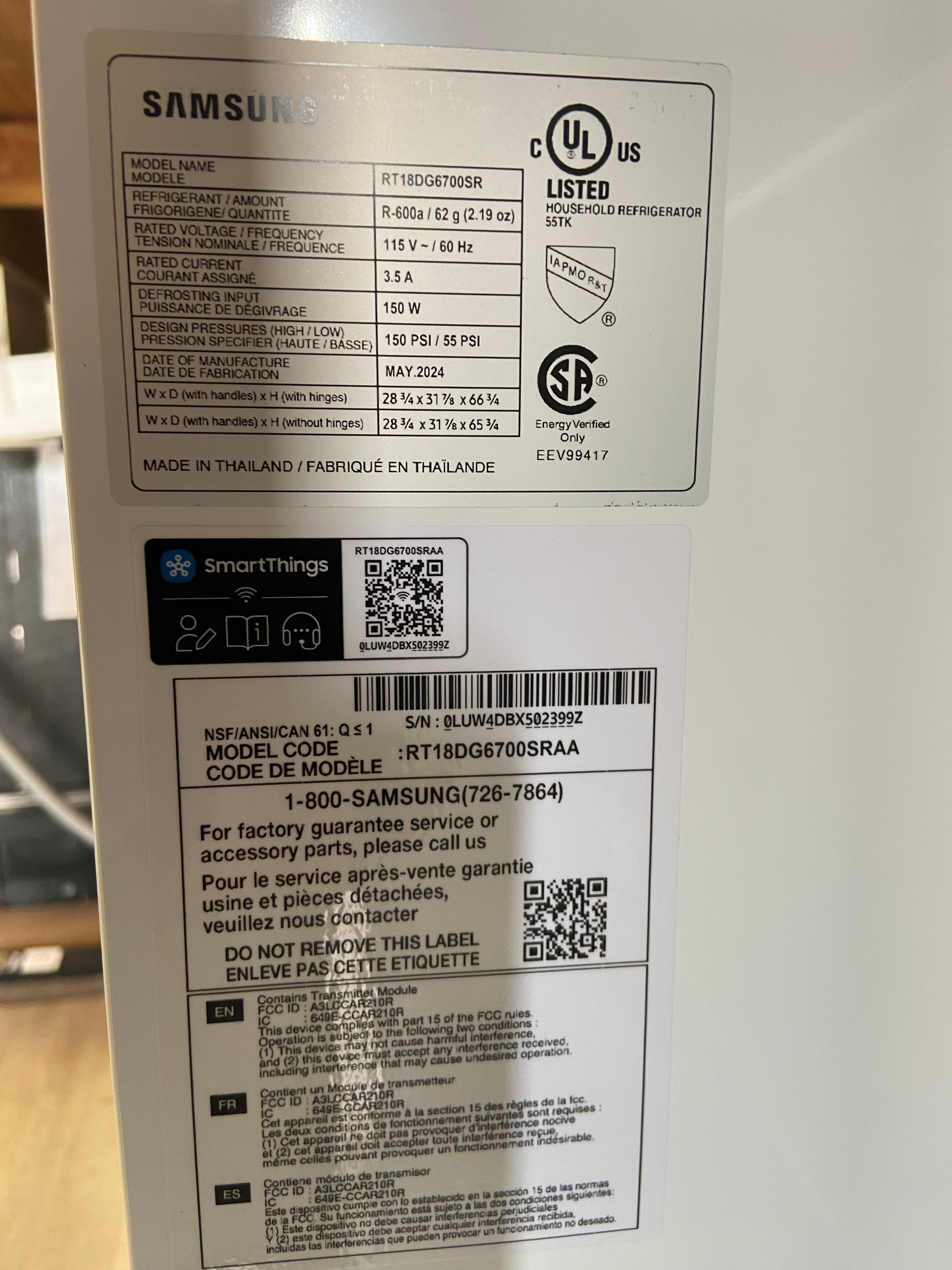 Samsung Garage Ready 17.5-cu ft Standard-Depth 28-in Wide Top-Freezer Refrigerator