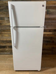 GE White Top/Bottom Refrigerator With Ice Maker