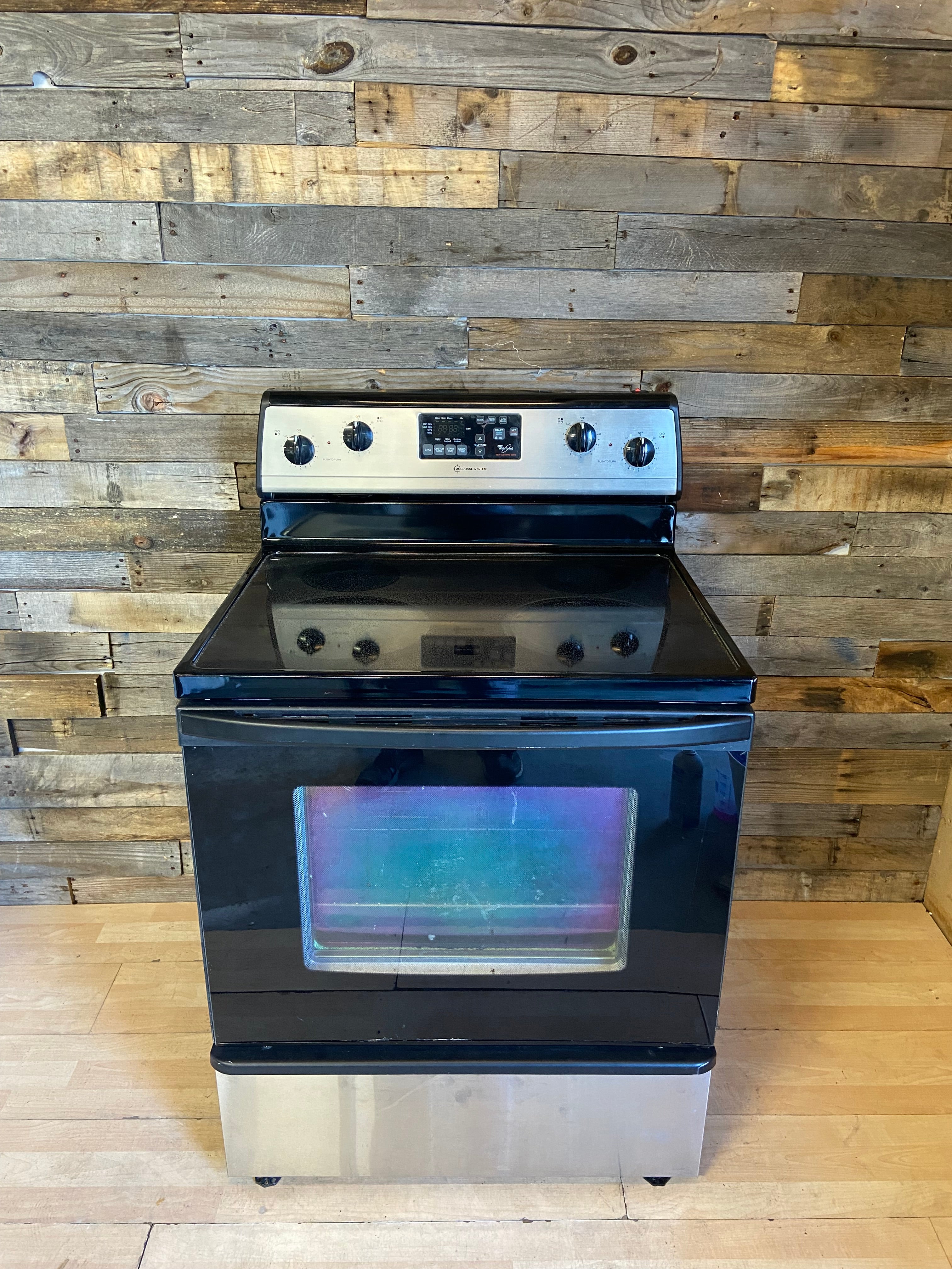 Whirlpool Black/Stainless Accubake Range