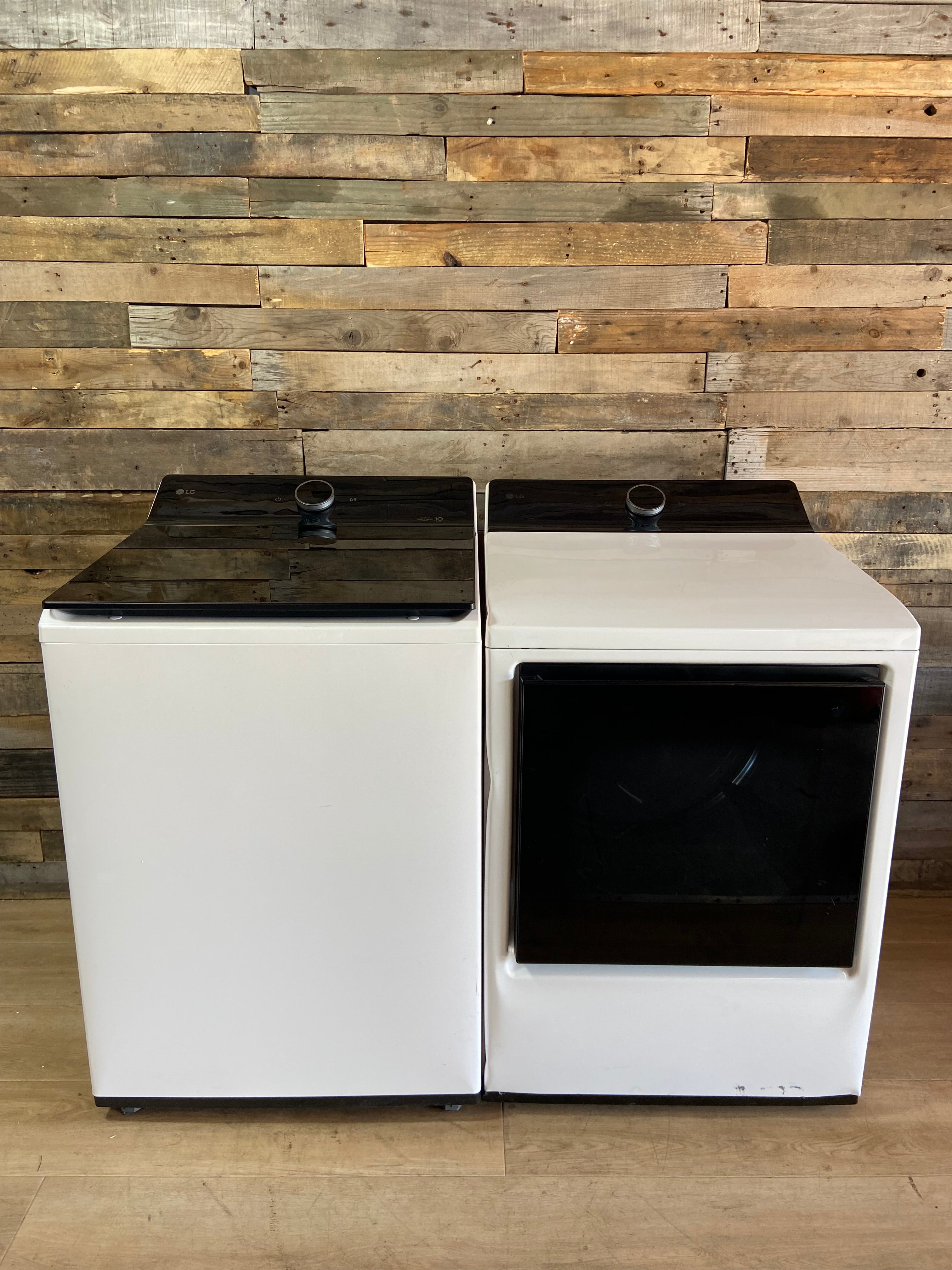 LG WashTower White Smart Laundry Center with ThinQ – 4.5 Cu. Ft. Washer & 7.4 Cu. Ft. Dryer