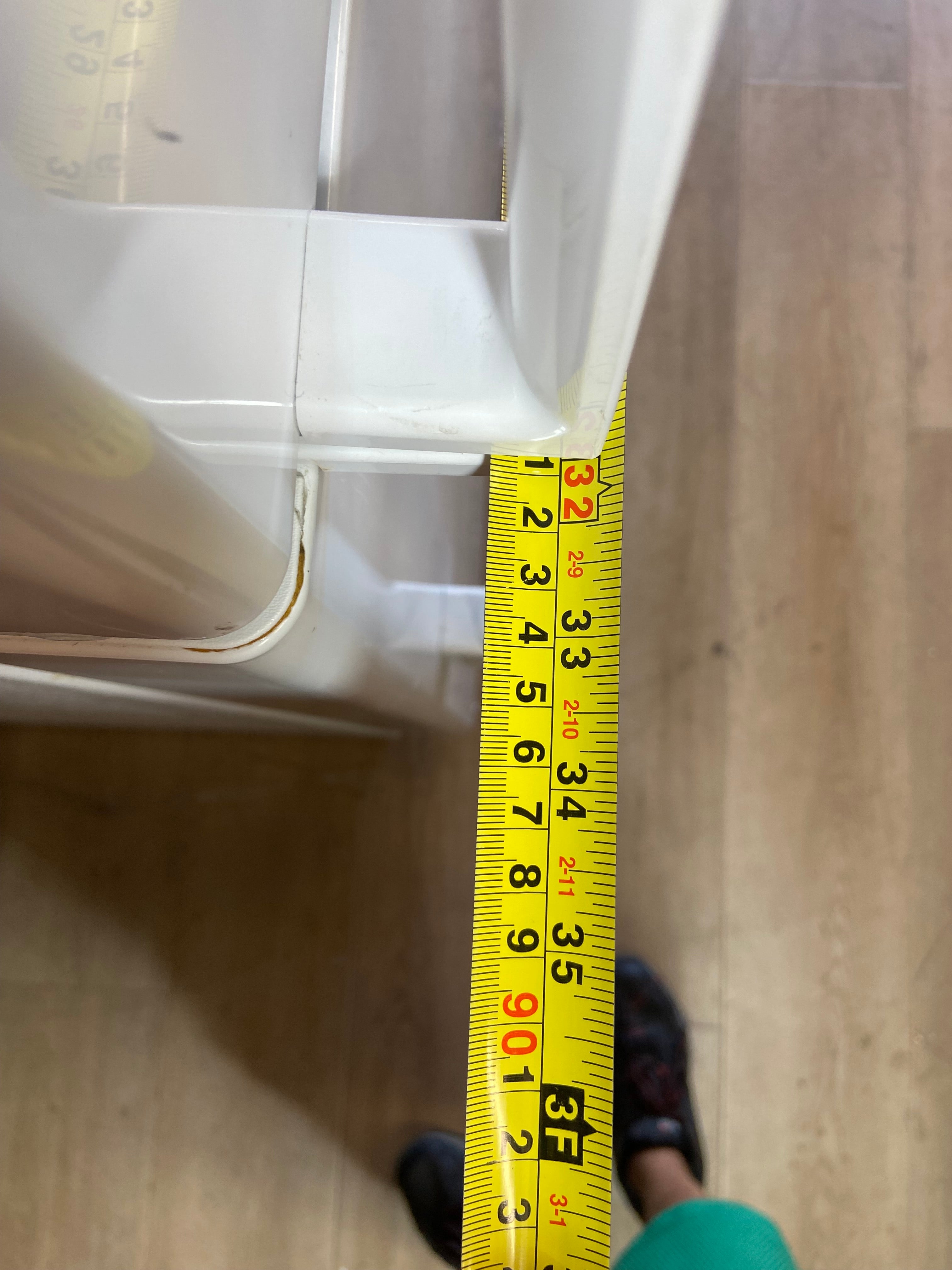 GE White Refrigerator With Ice Maker