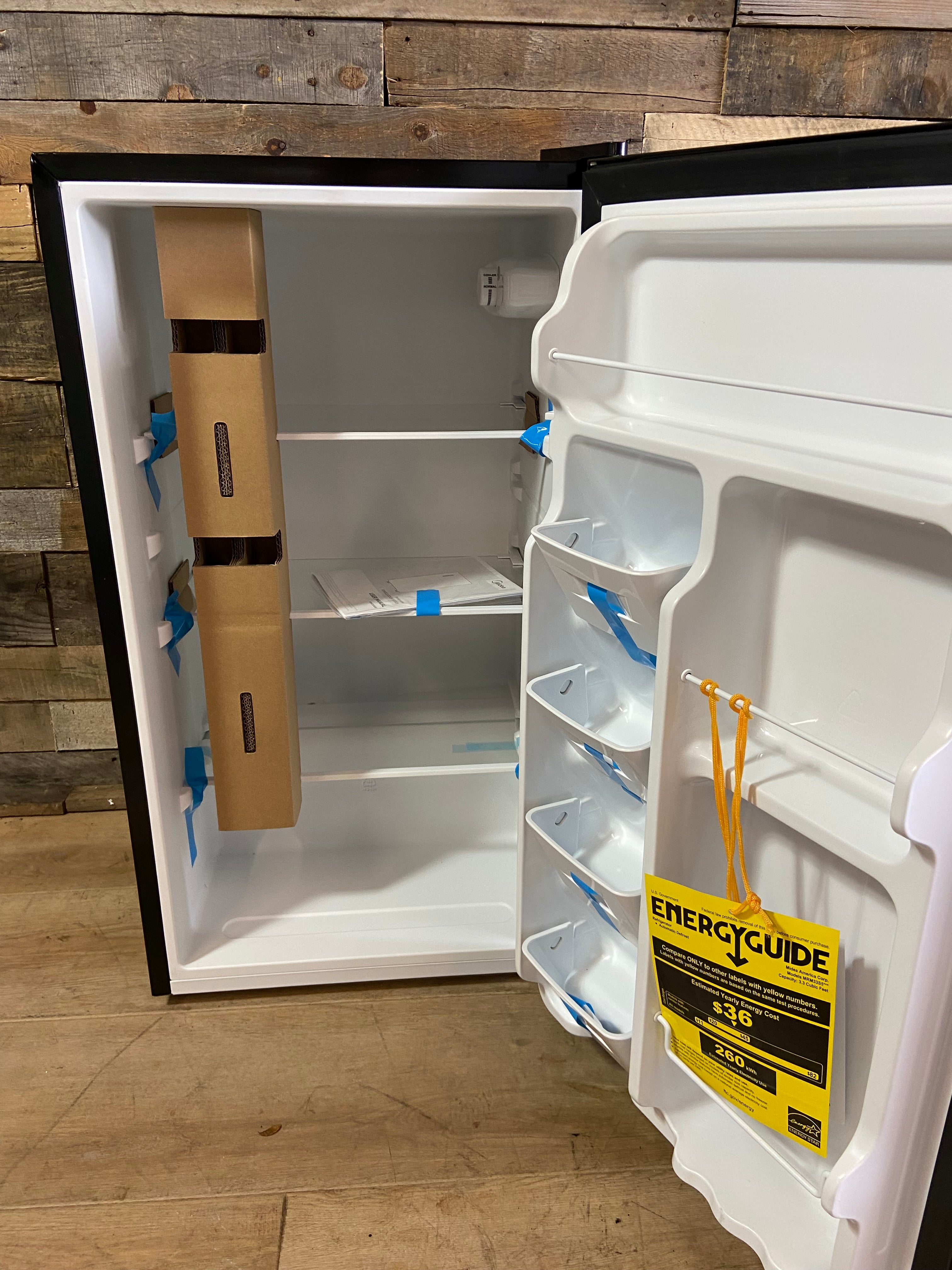 Midea Mini Refrigerator