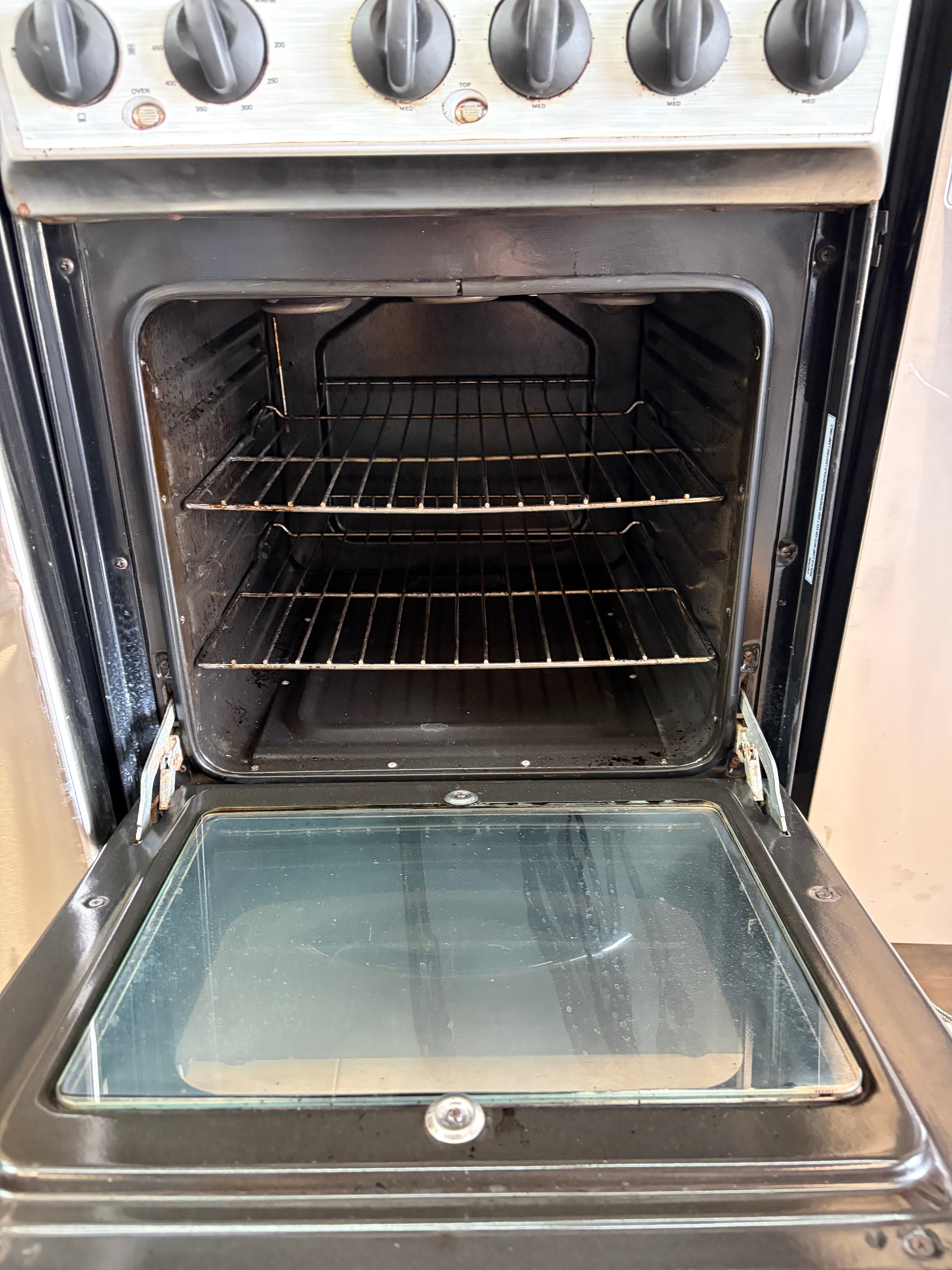 GE Apartment Sized Stainless Kitchen Set