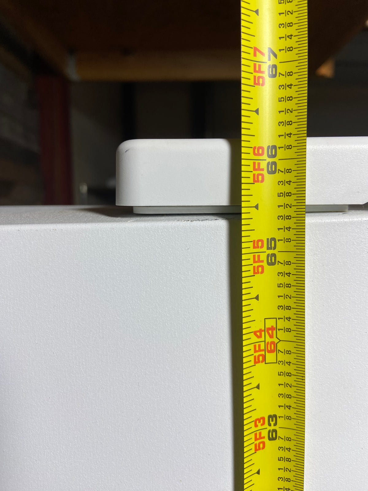 Whirlpool White Top/Bottom 30” Refrigerator With Ice Maker