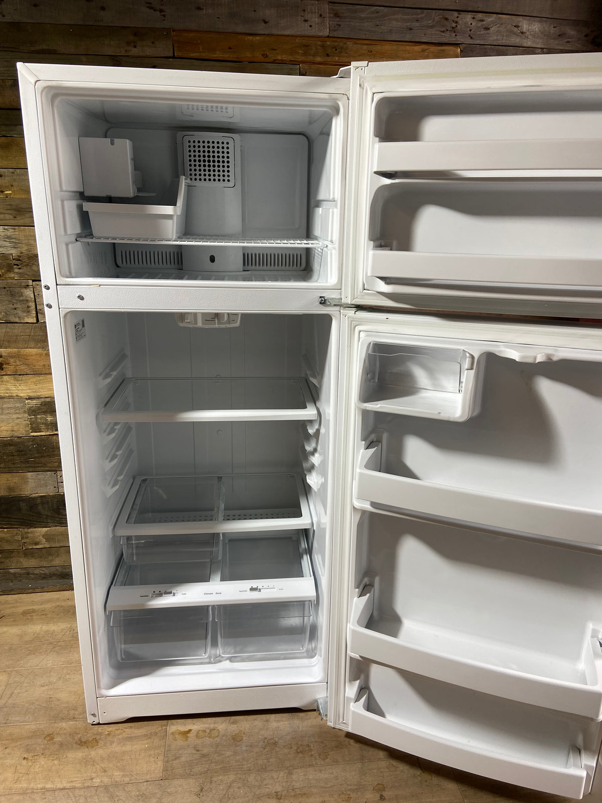 GE White Top/Bottom Refrigerator With Ice Maker