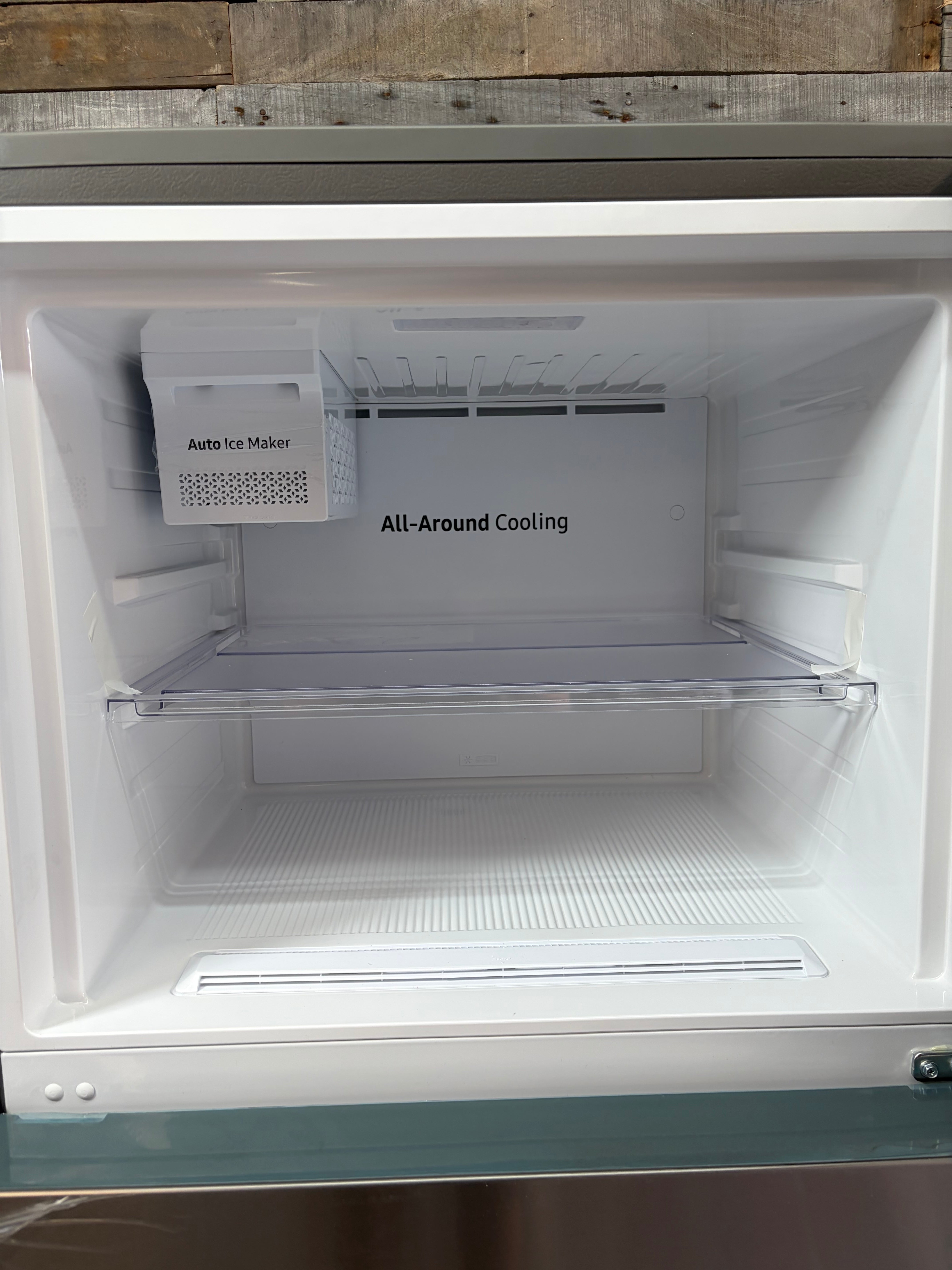 Samsung 18-Cu. Ft. Top Freezer Refrigerator with All-Around Cooling & Ice Maker