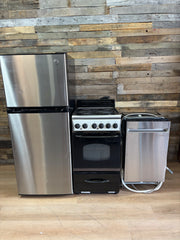 GE Apartment Sized Stainless Kitchen Set