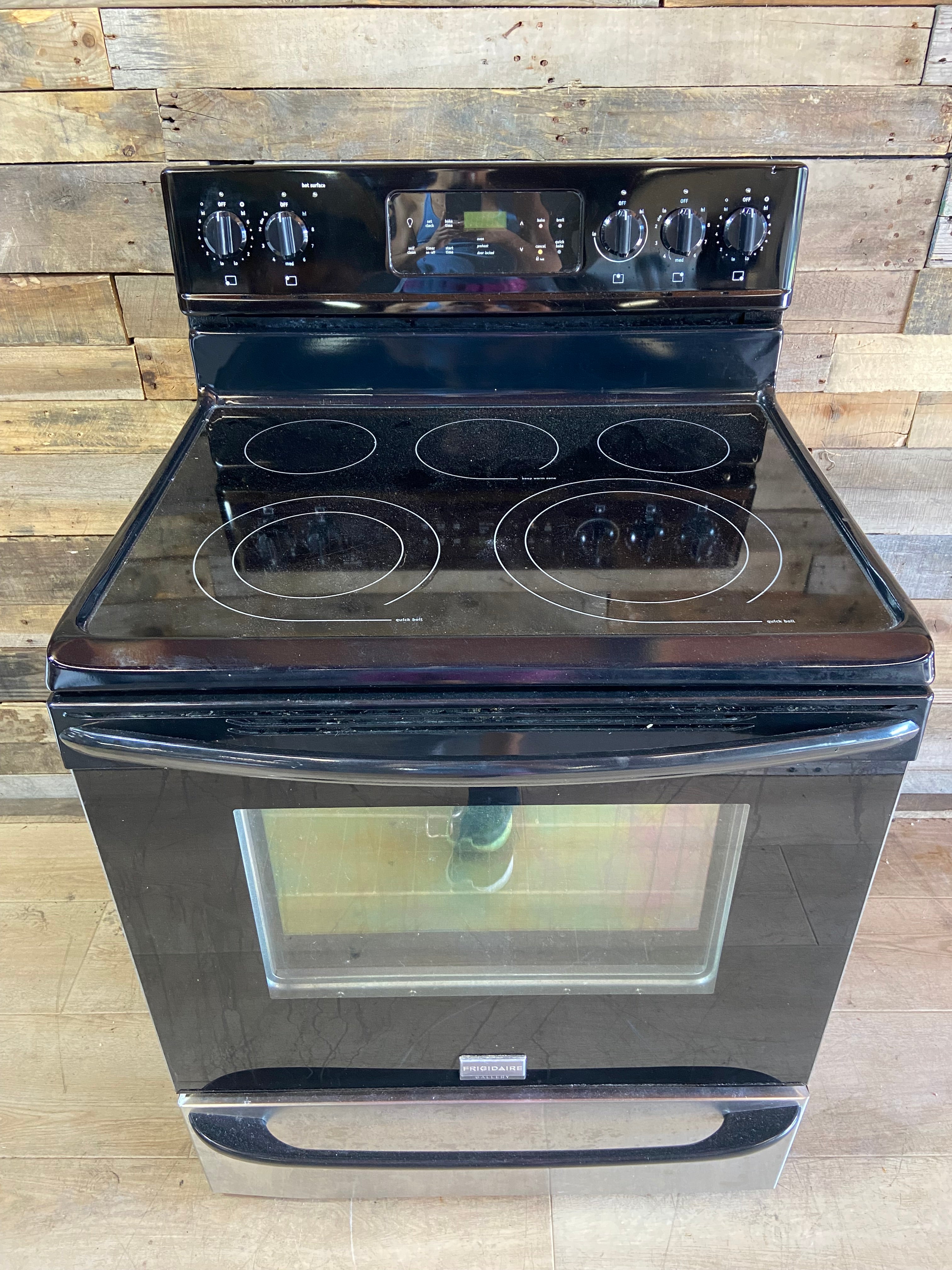 Frigidaire Black/Stainless 5 Burner Range With Convection
