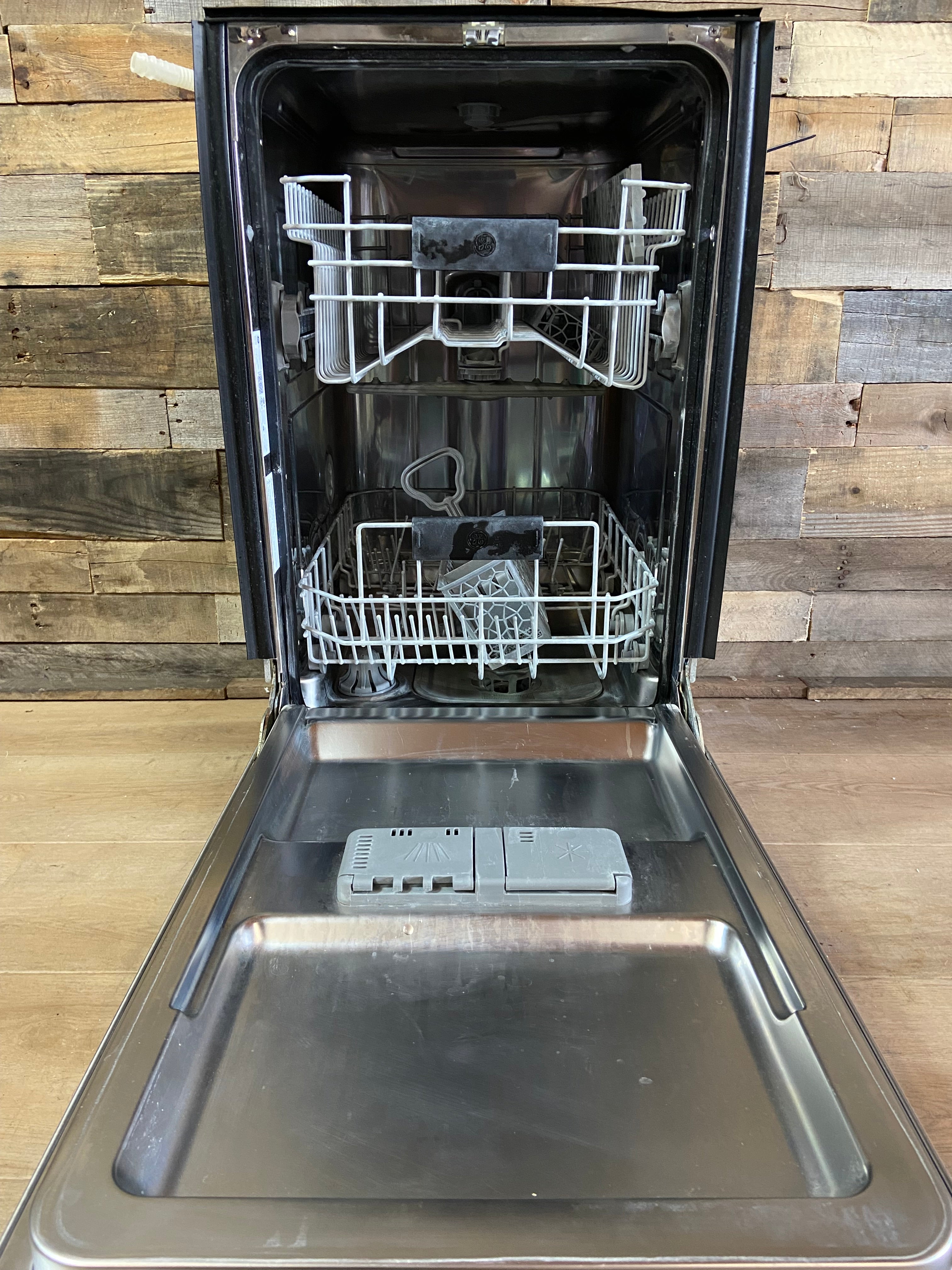 GE Profile™® 18" Stainless Steel Built In Dishwasher