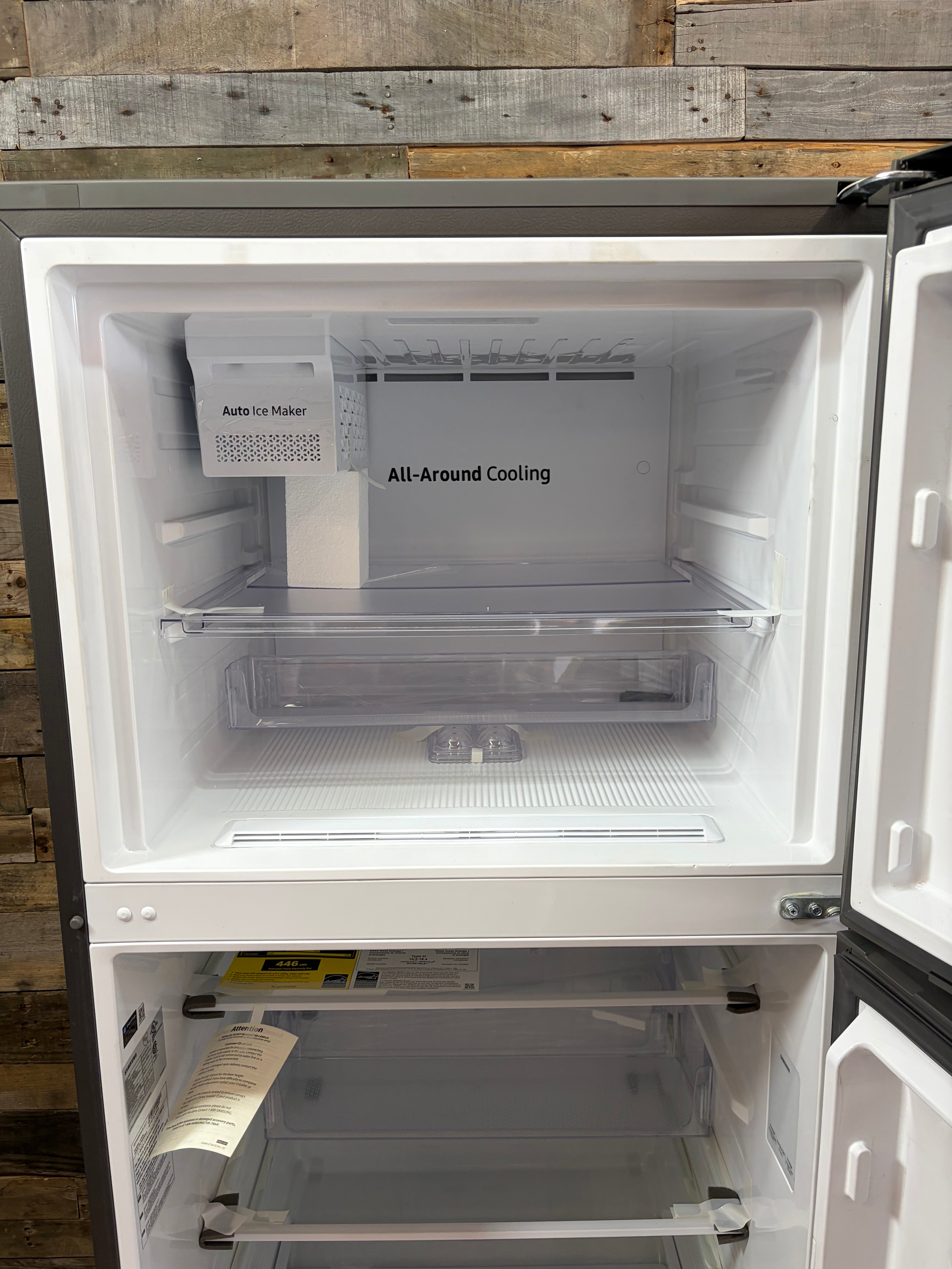 Samsung 18-Cu. Ft. Top Freezer Refrigerator with Ice Maker