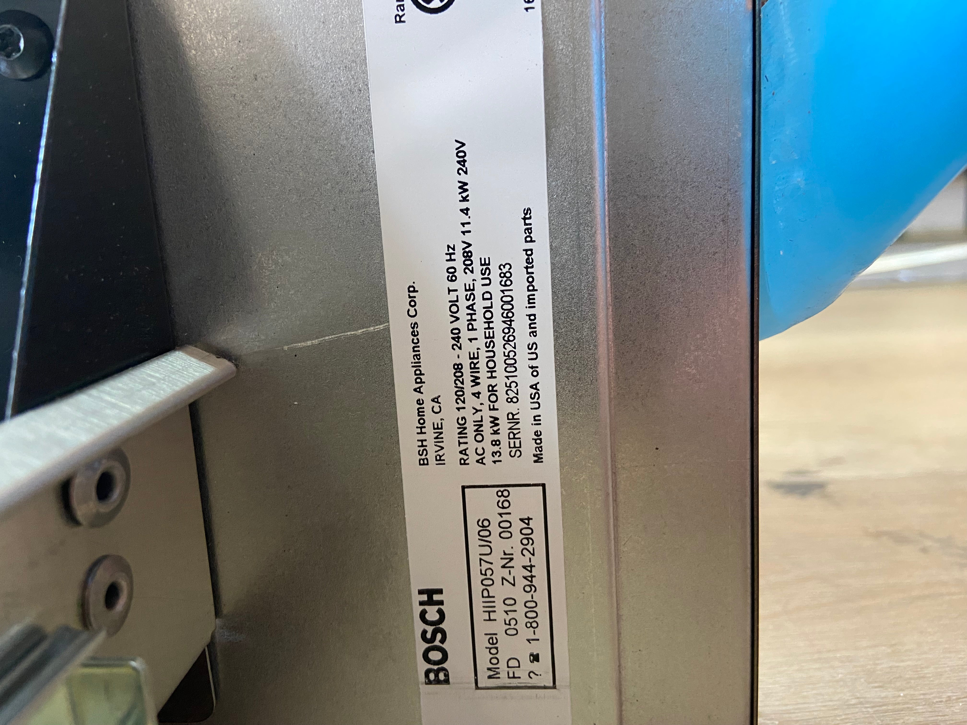 Bosch Benchmark Series HIIP057U
30 Inch Slide-In Induction Range