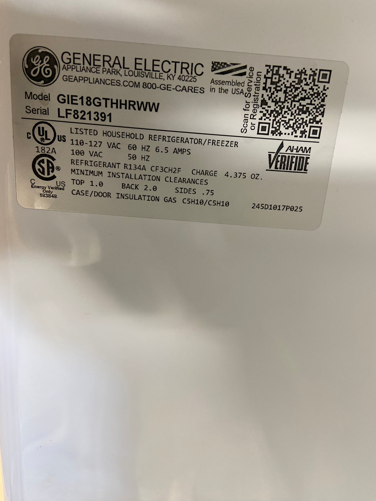 GE White Top/Bottom Refrigerator With Ice Maker