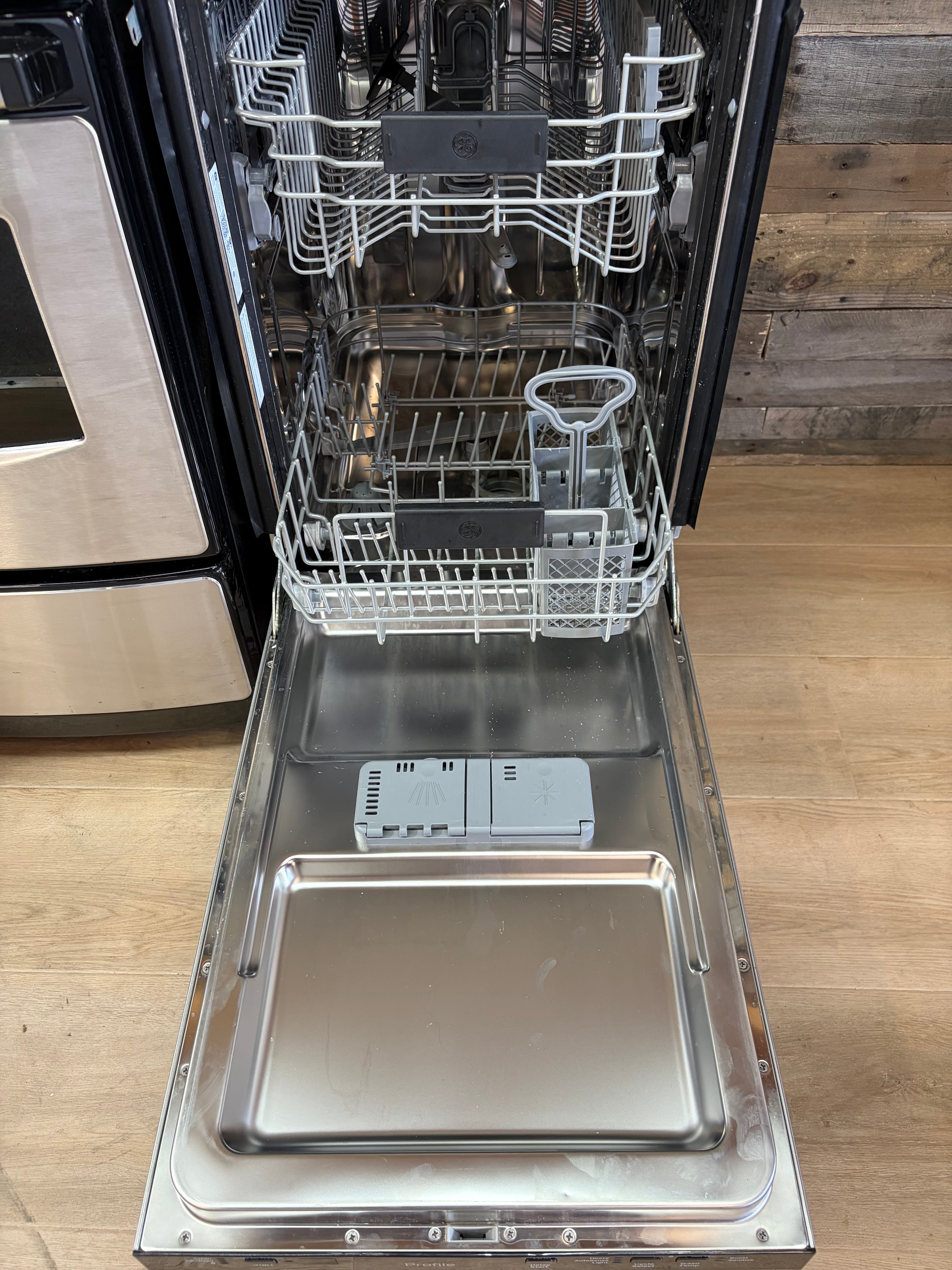 GE Apartment Size Kitchen Set