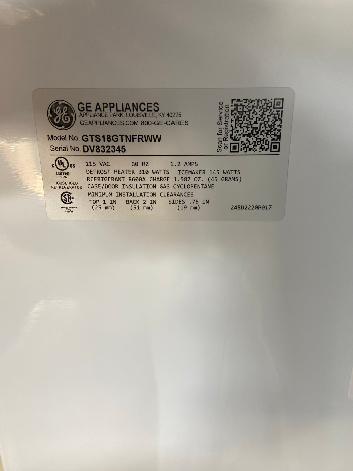 GE Top Bottom Refrigerator With Ice Maker