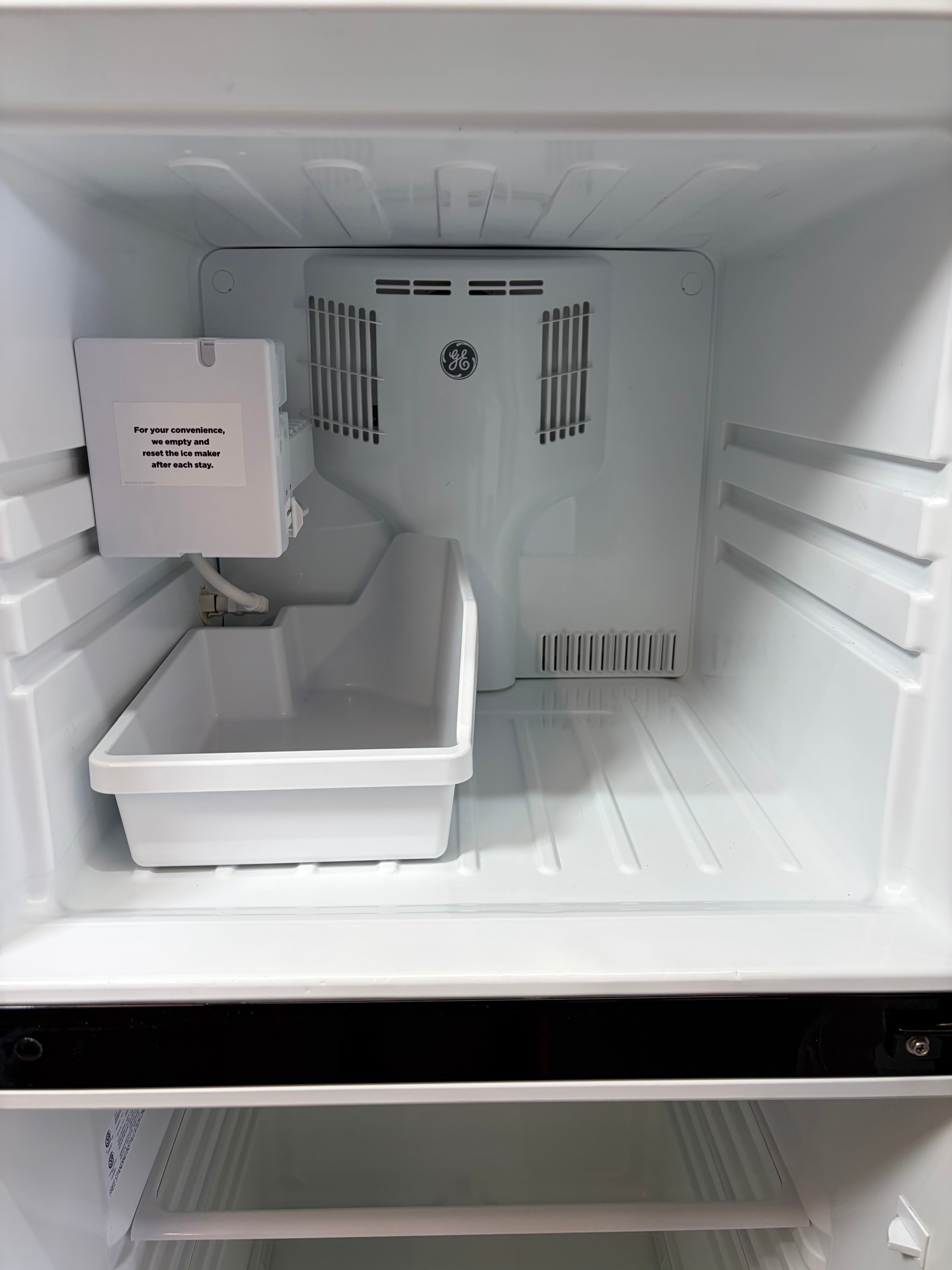 GE Apartment Size Kitchen Set