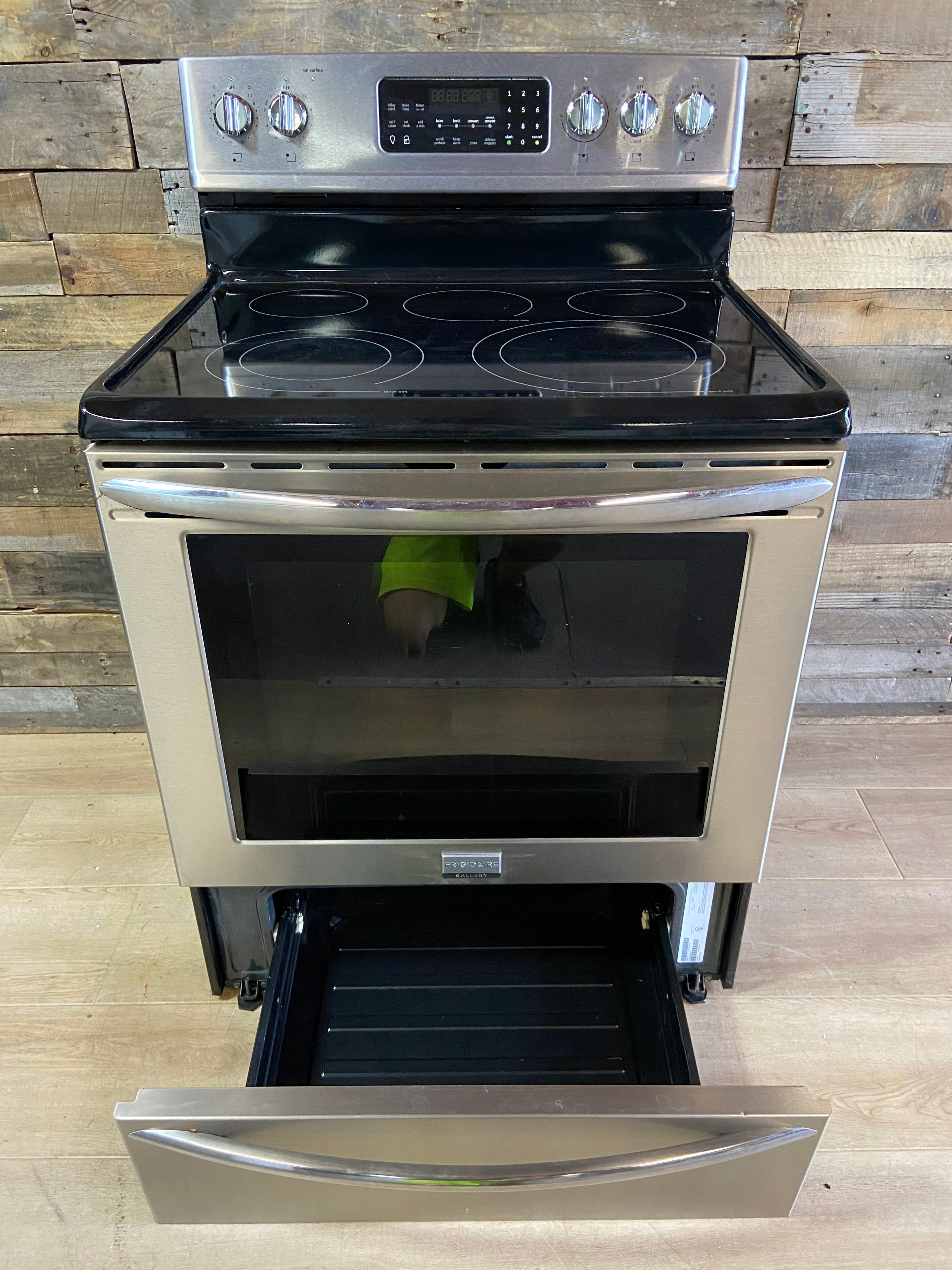 Frigidaire 5 Burner Range Convection Oven