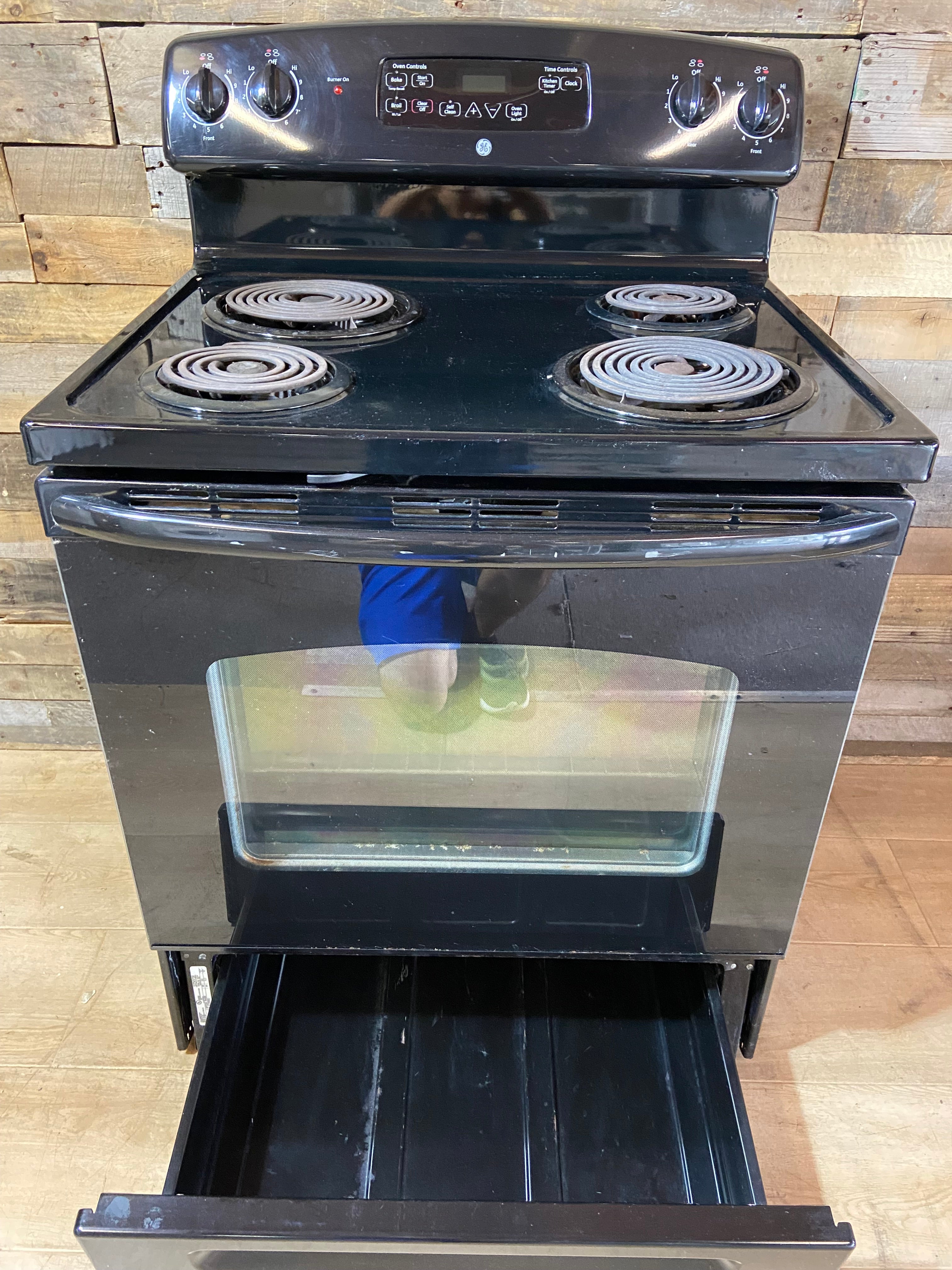 GE Black Coil Top 4 Burner Range