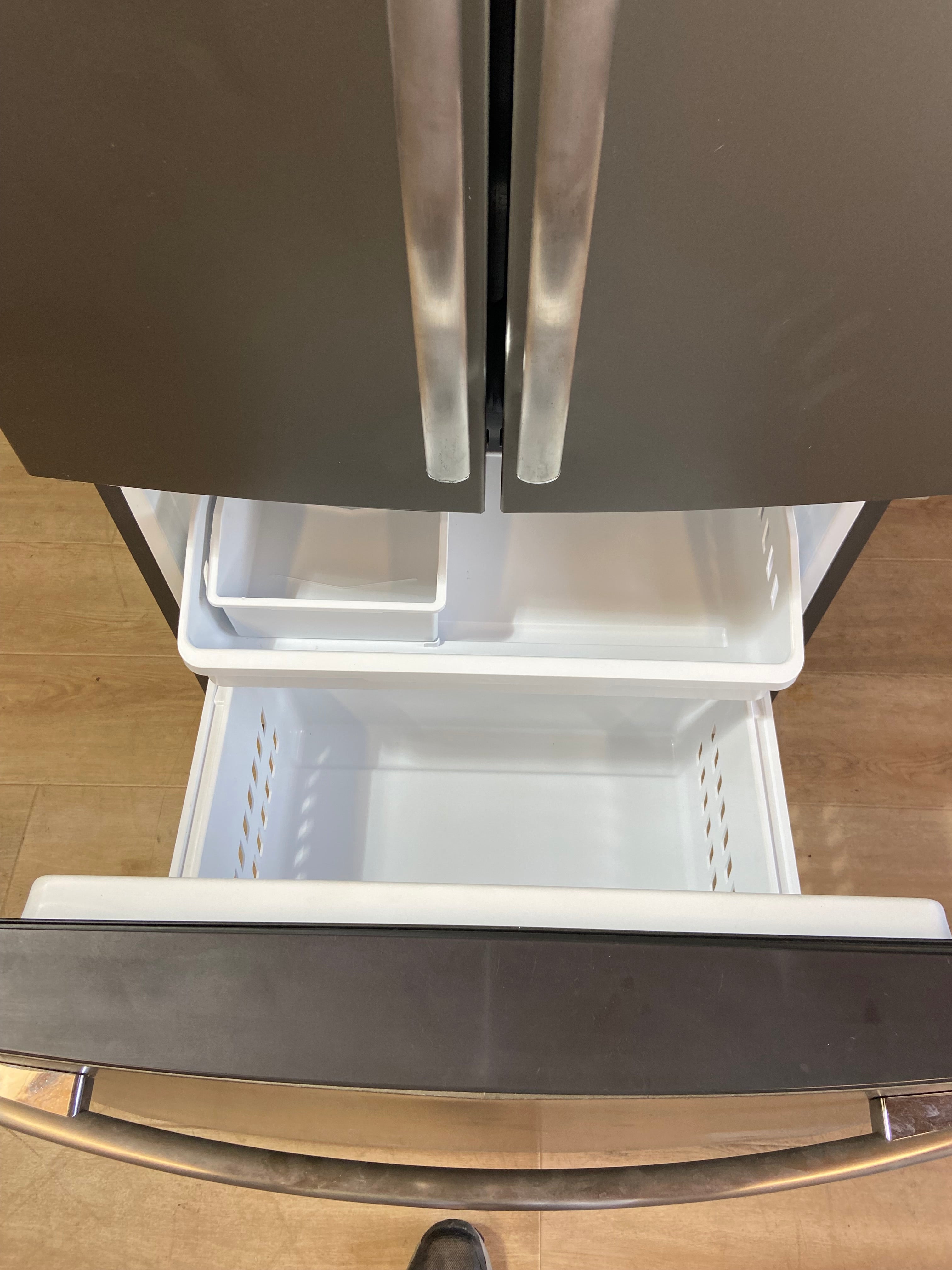 GE Slate Standard-Depth 27-cu ft French Door Refrigerator (Inside Fridge Water/Ice Maker)