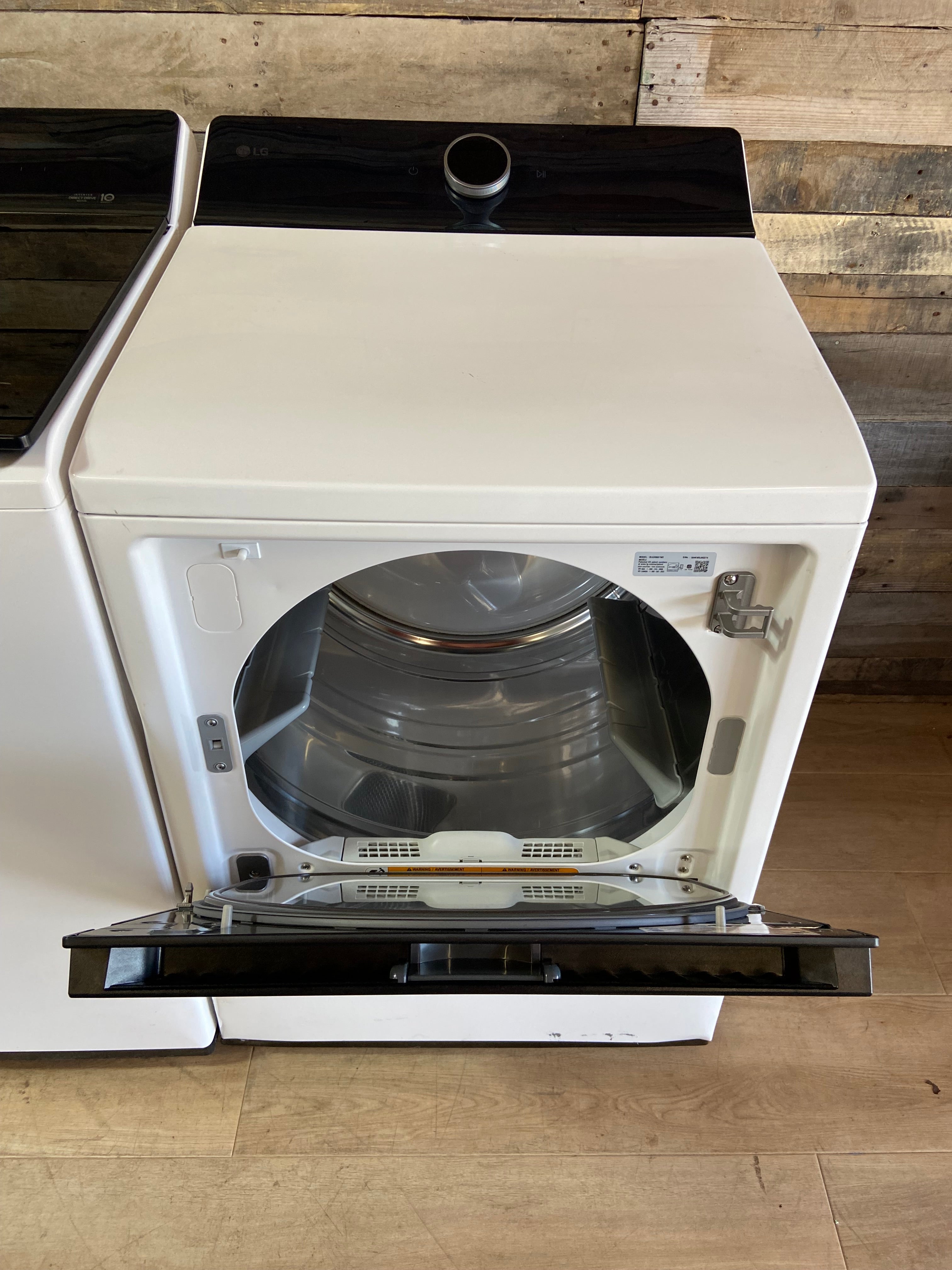 LG WashTower White Smart Laundry Center with ThinQ – 4.5 Cu. Ft. Washer & 7.4 Cu. Ft. Dryer