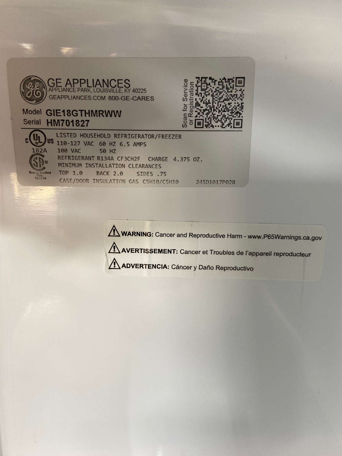 GE Top Bottom Refrigerator With Ice Maker