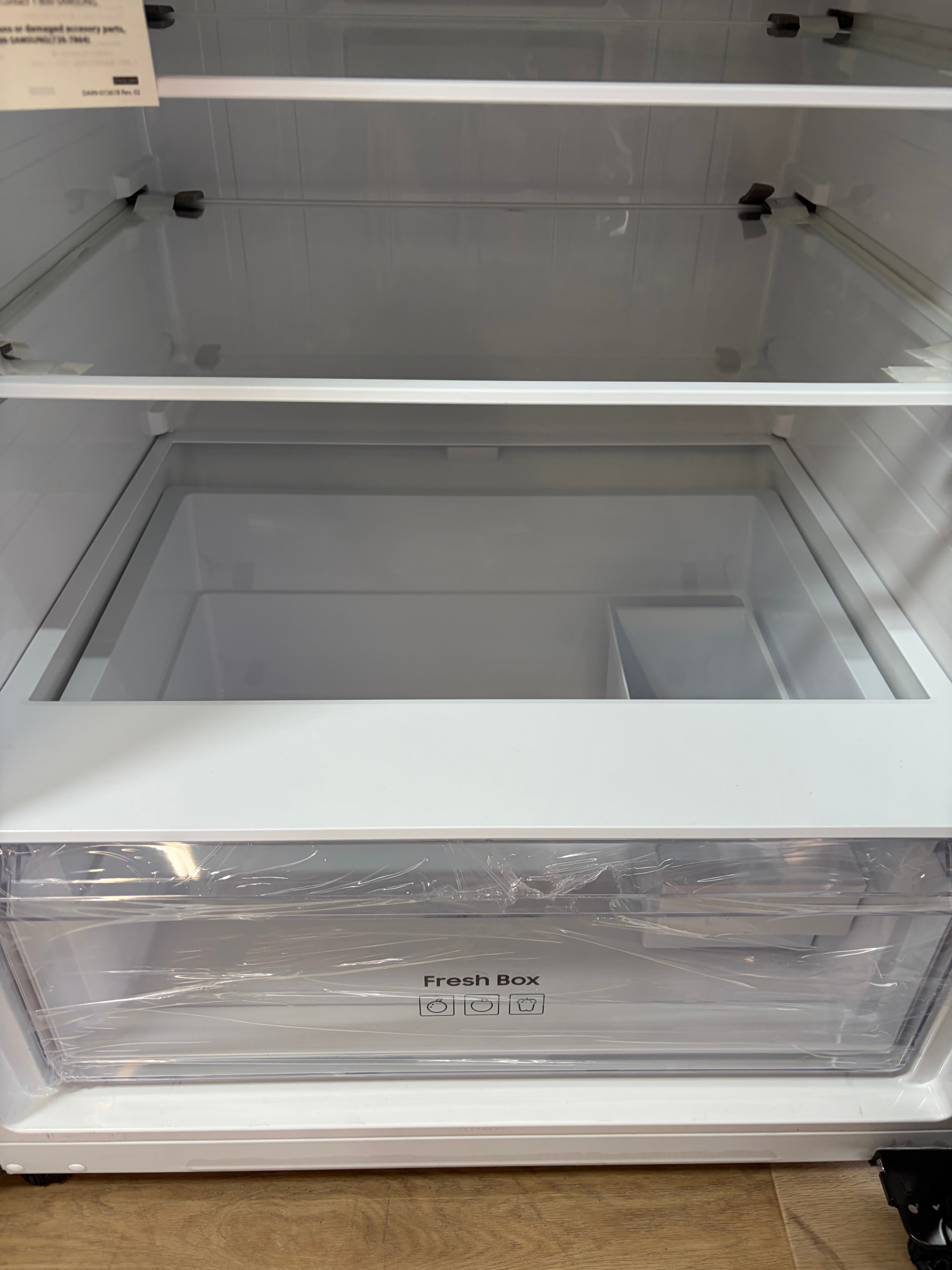 Samsung 18-Cu. Ft. Top Freezer Refrigerator with All-Around Cooling & Ice Maker