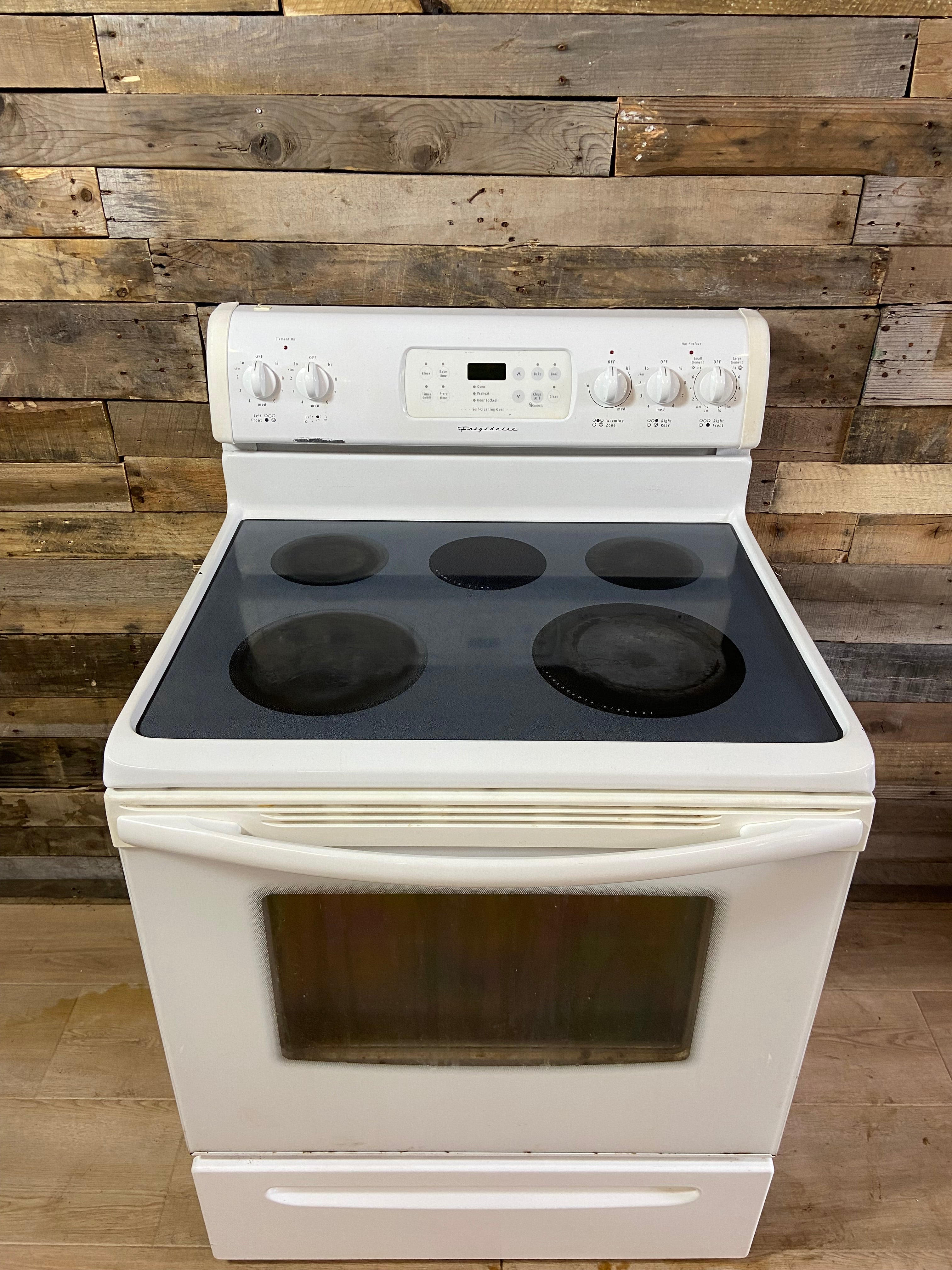 Frigidaire White 5 Burner Range