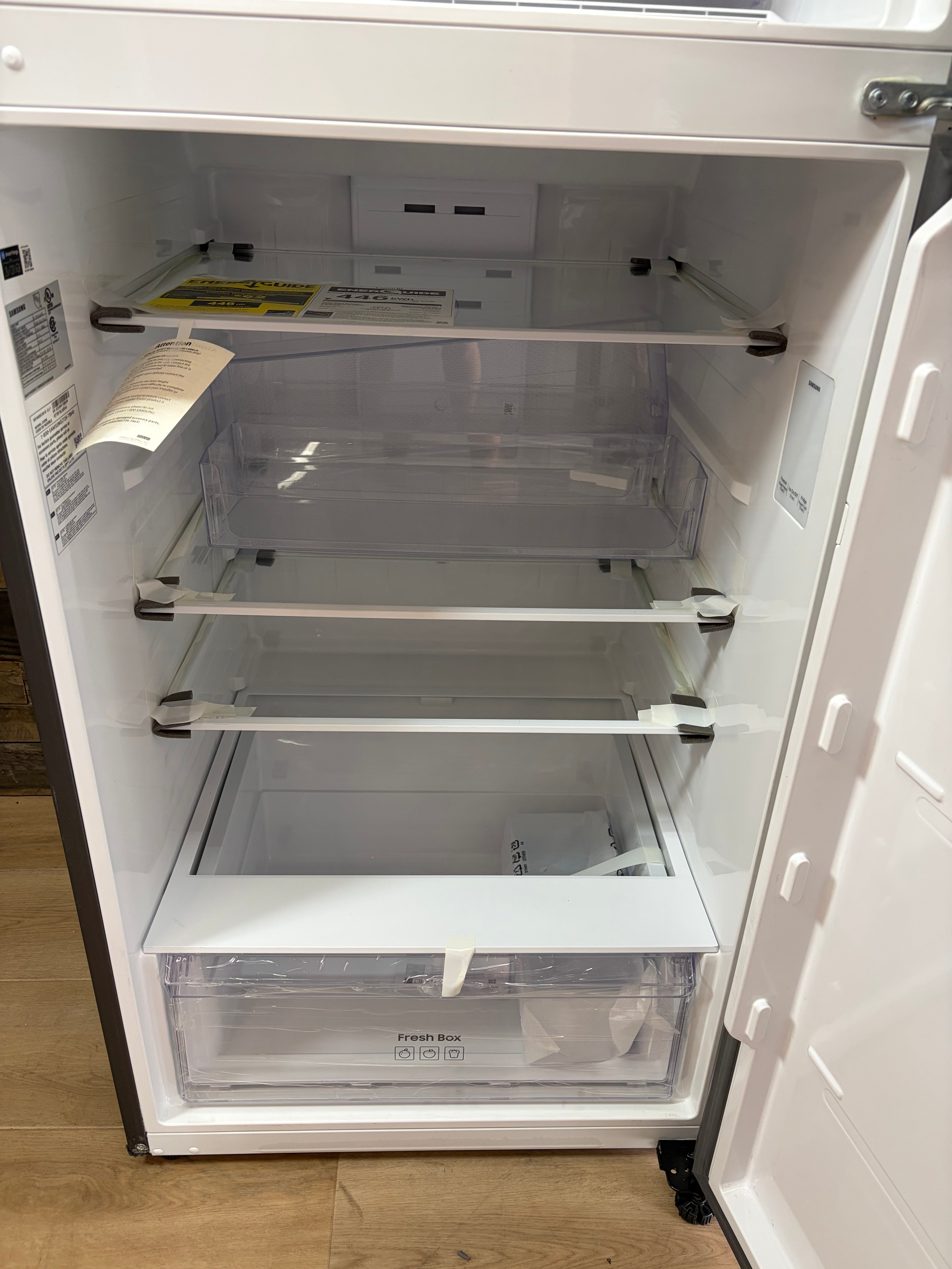 Samsung 18-Cu. Ft. Top Freezer Refrigerator with Ice Maker
