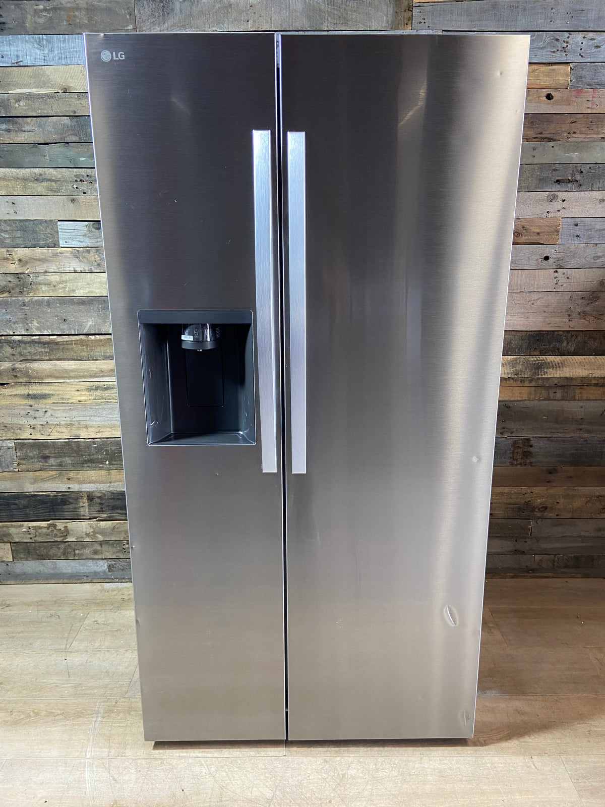 LG Side By Side 26.6-cu ft Standard-Depth 36-in Wide Side-by-Side Refrigerator Smart Compatible with Ice Maker
