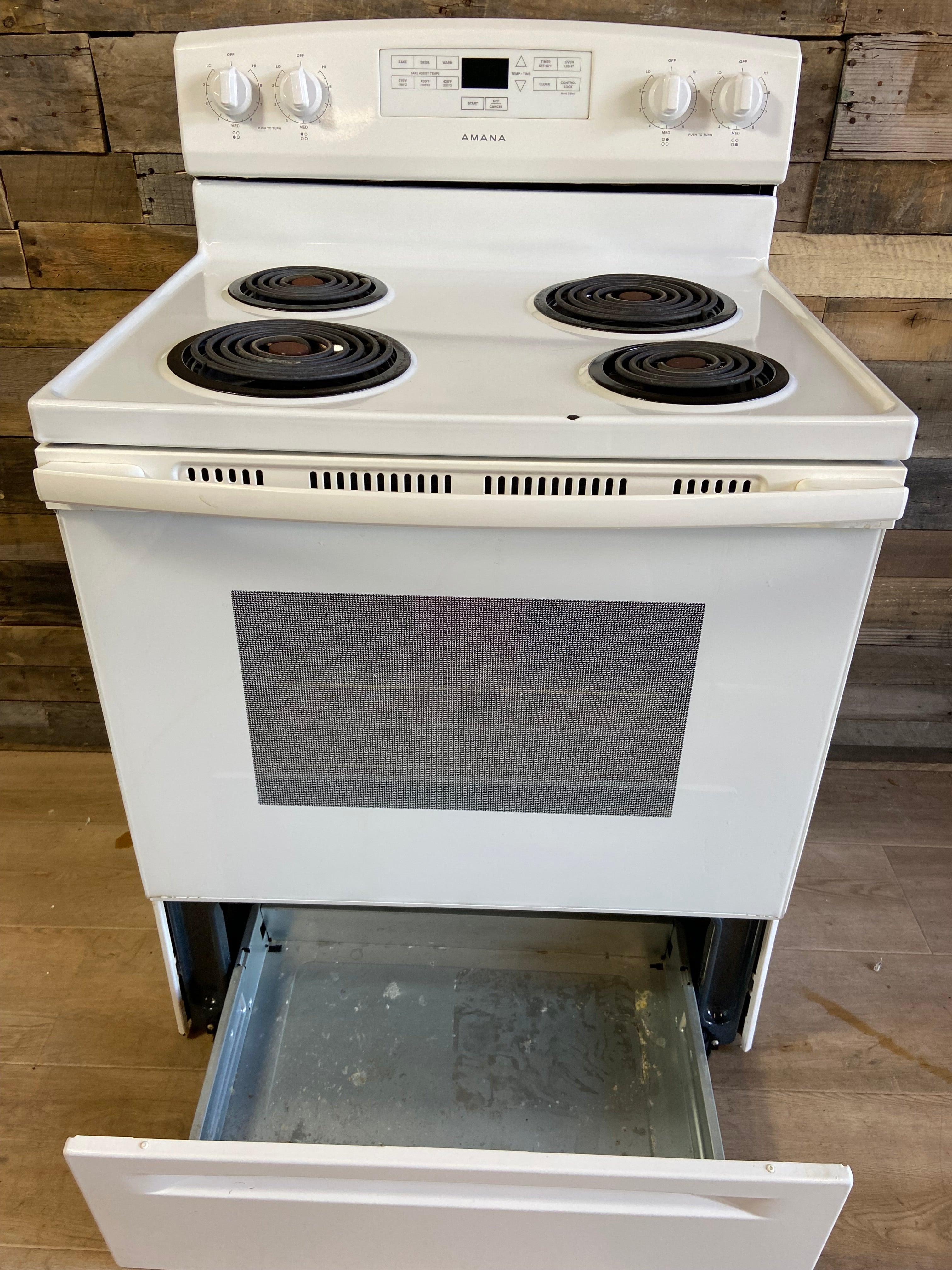 Amana White 4 Burner Coil Top Range