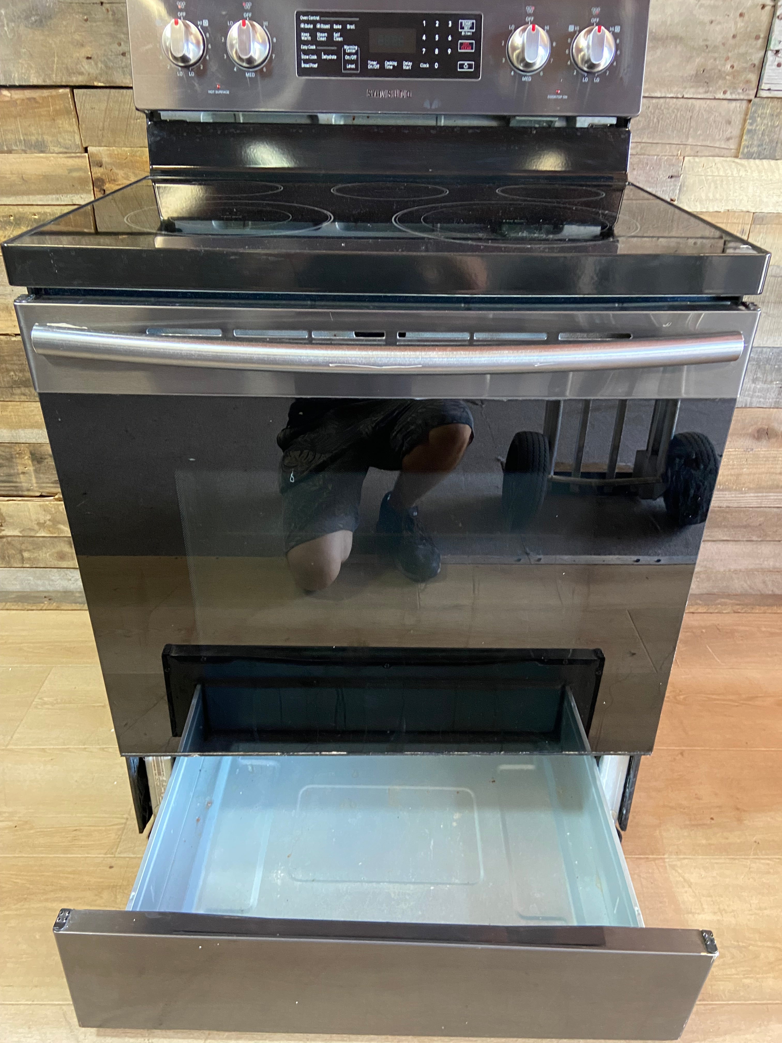 Samsung Black Stainless 5 Burner Range With Convection