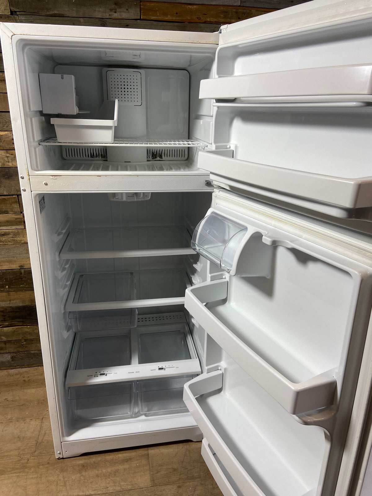 GE White Top/Bottom Refrigerator With Ice Maker