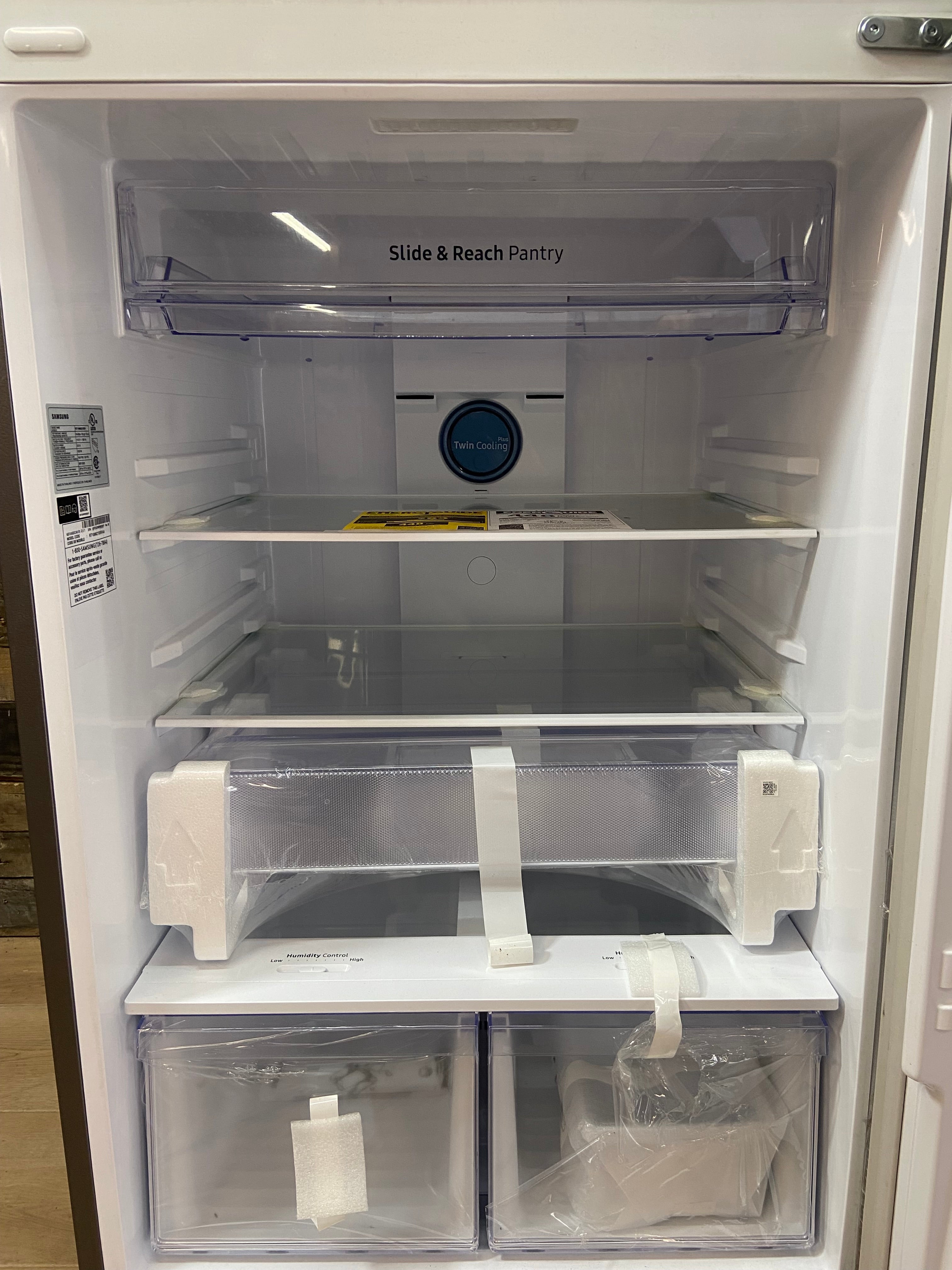 Samsung 18-Cu. Ft. Top Freezer Refrigerator with Ice Maker