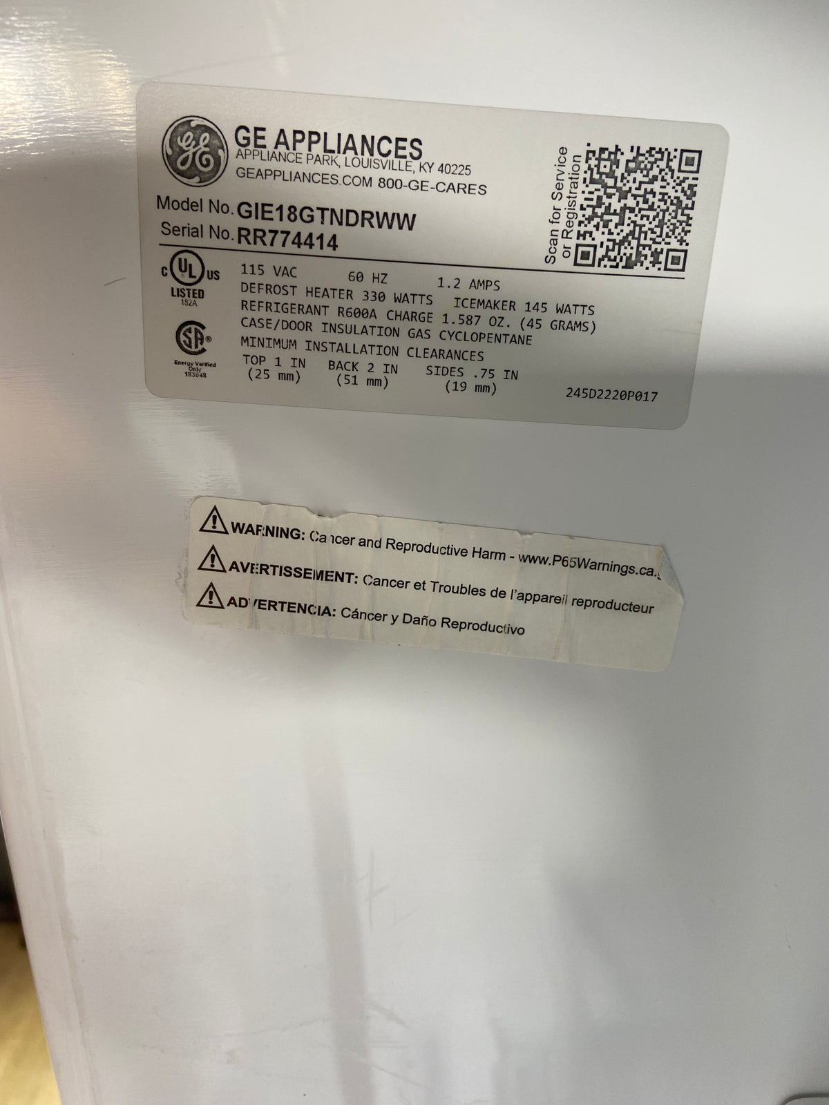 GE White Top/Bottom Refrigerator With Ice Maker