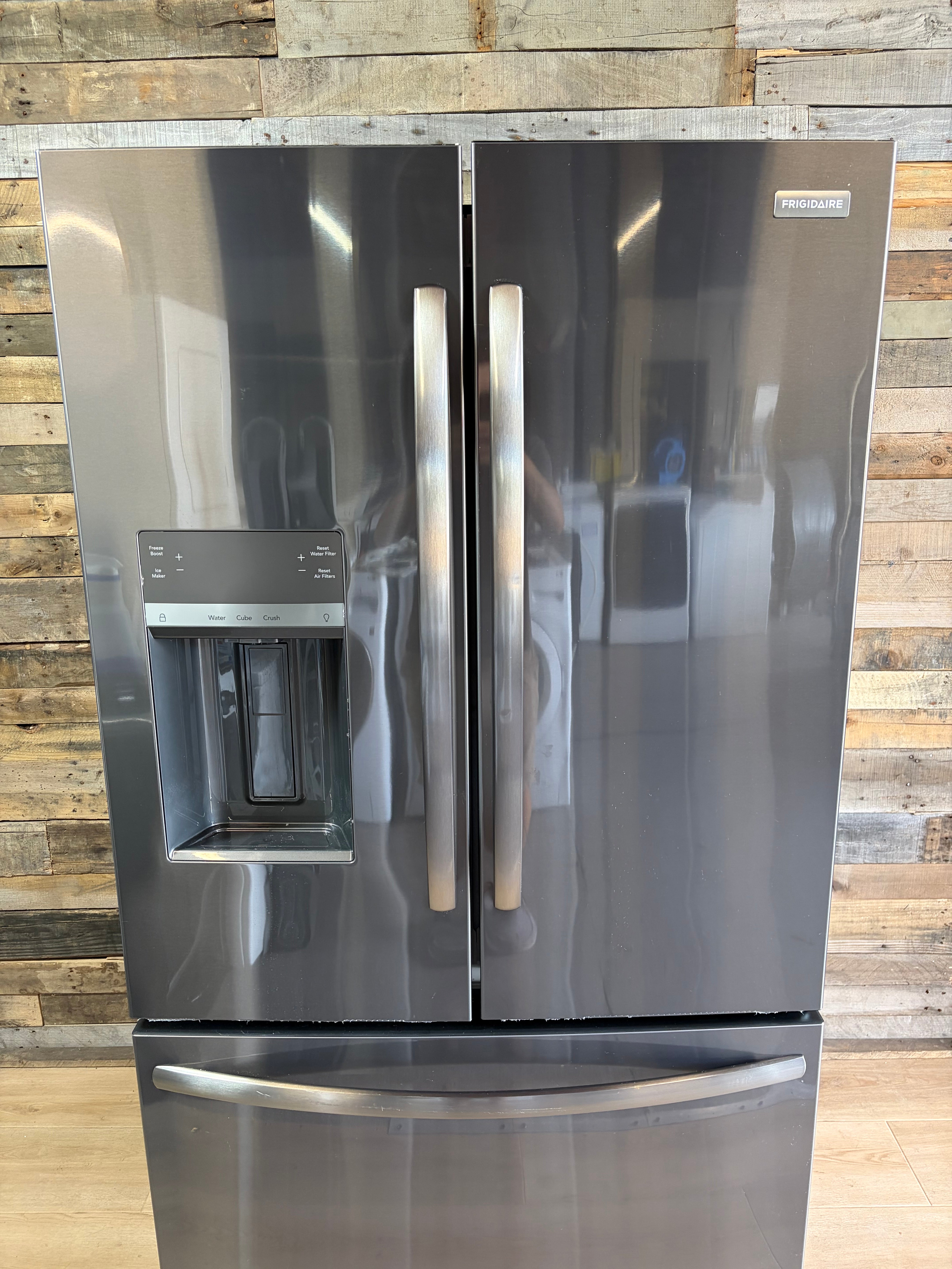 Frigidaire Standard-Depth 27.8-cu ft 36-in Wide with Ice Maker (Black Stainless Steel)