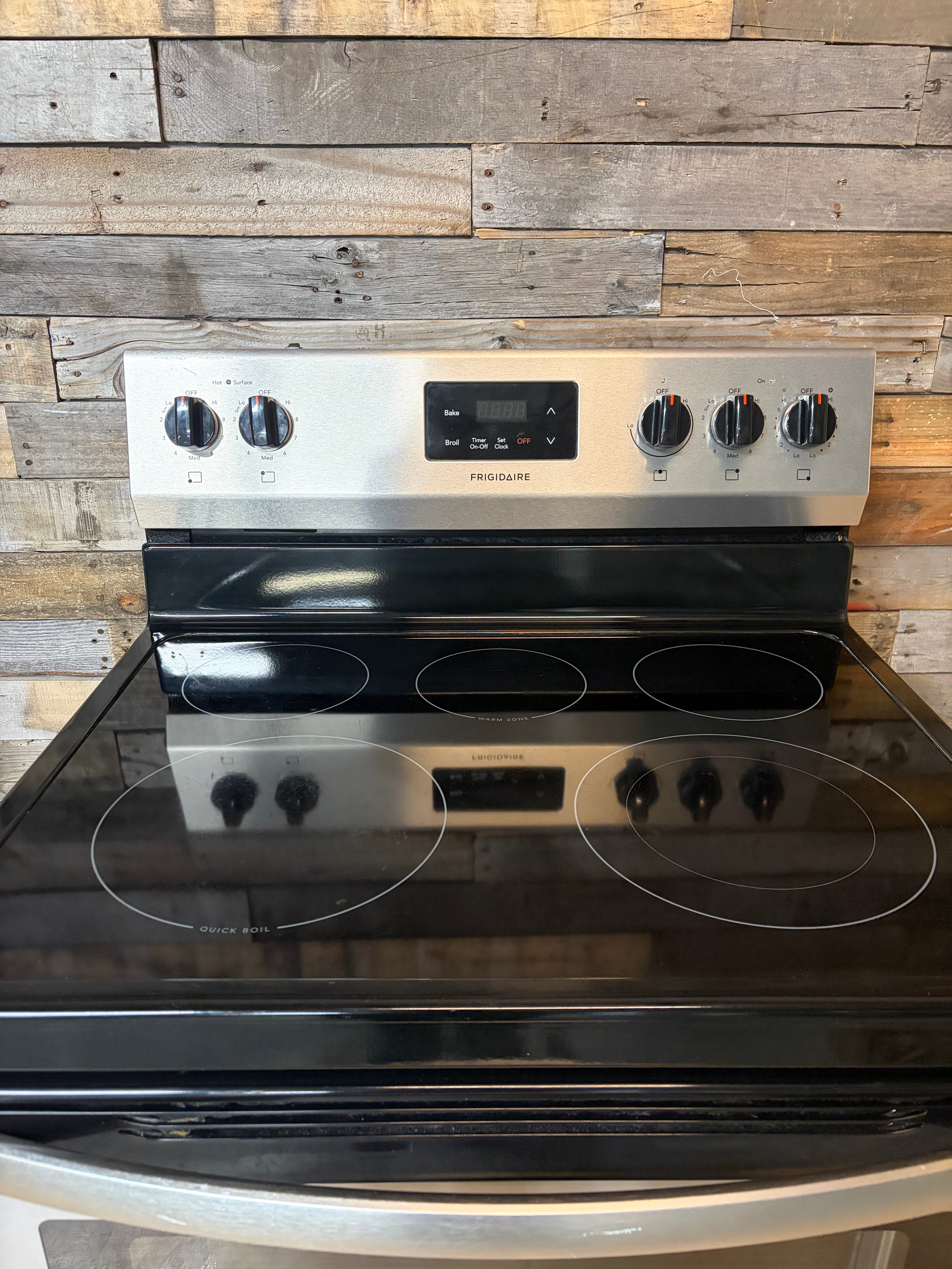 Stainless Frigidaire 5 Burner Glass Top Range