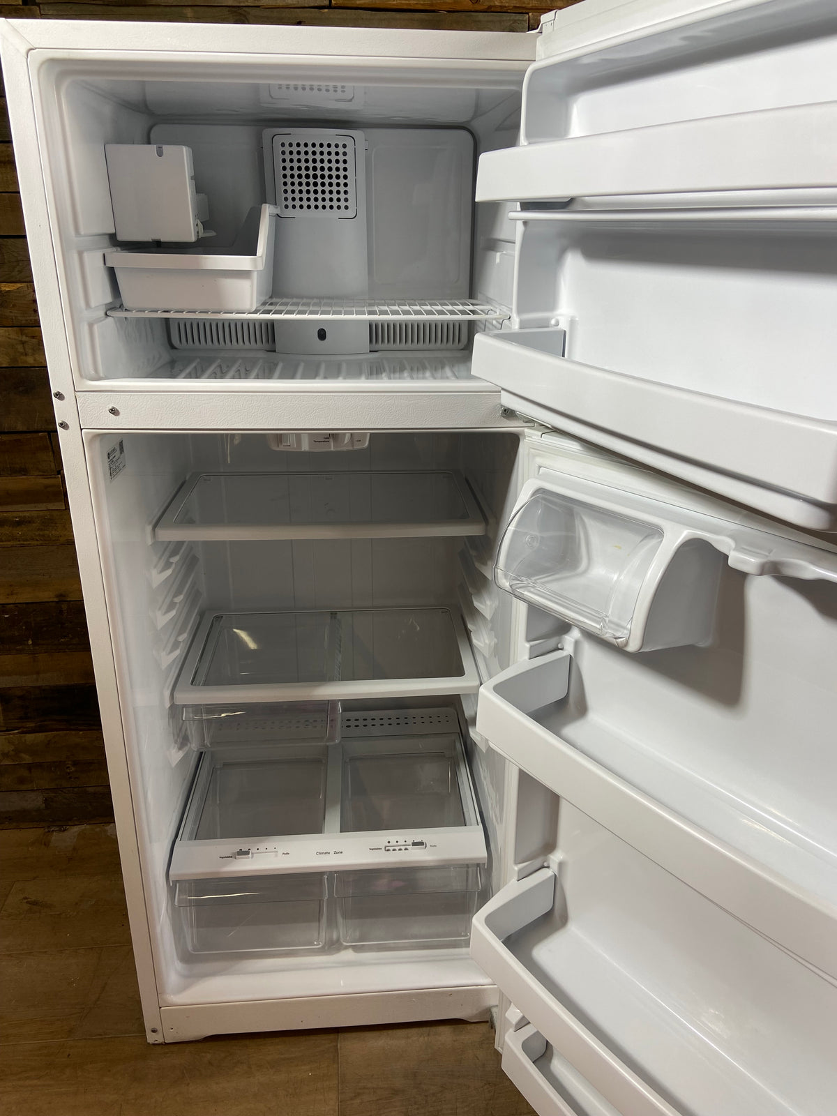 GE White Top/Bottom Refrigerator With Ice Maker
