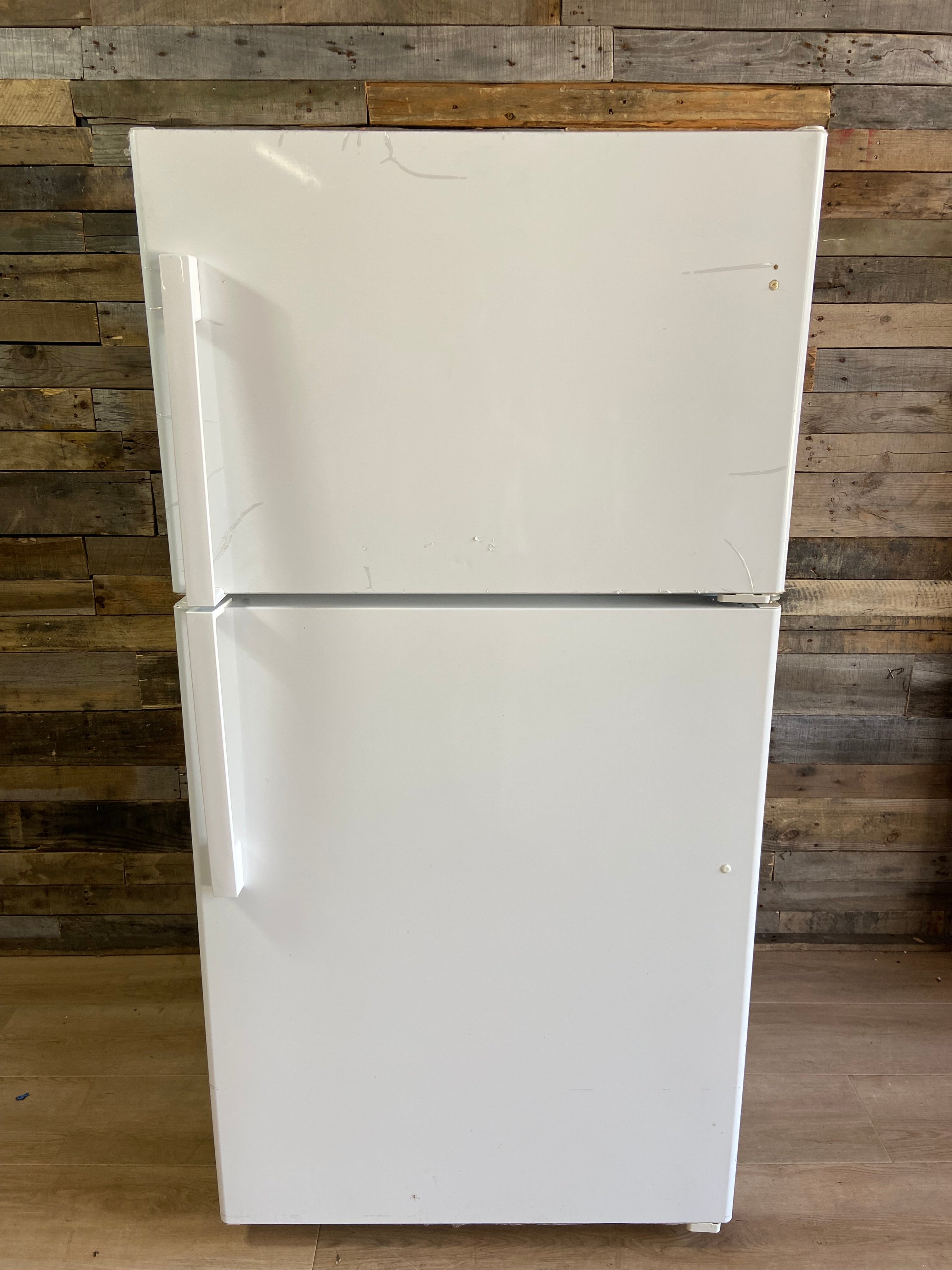 GE White Top Freezer Refrigerator