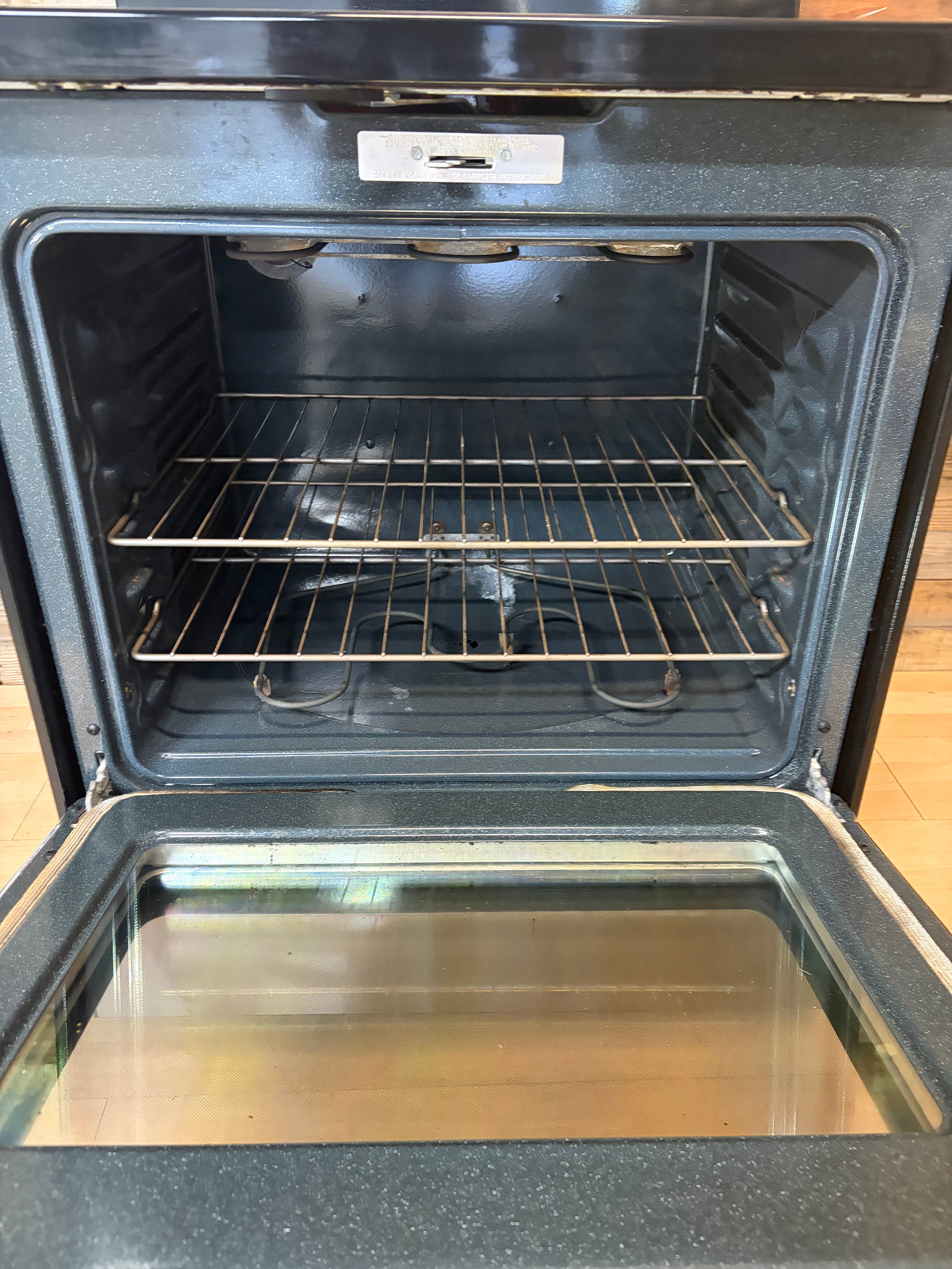 GE Glass Top Stove