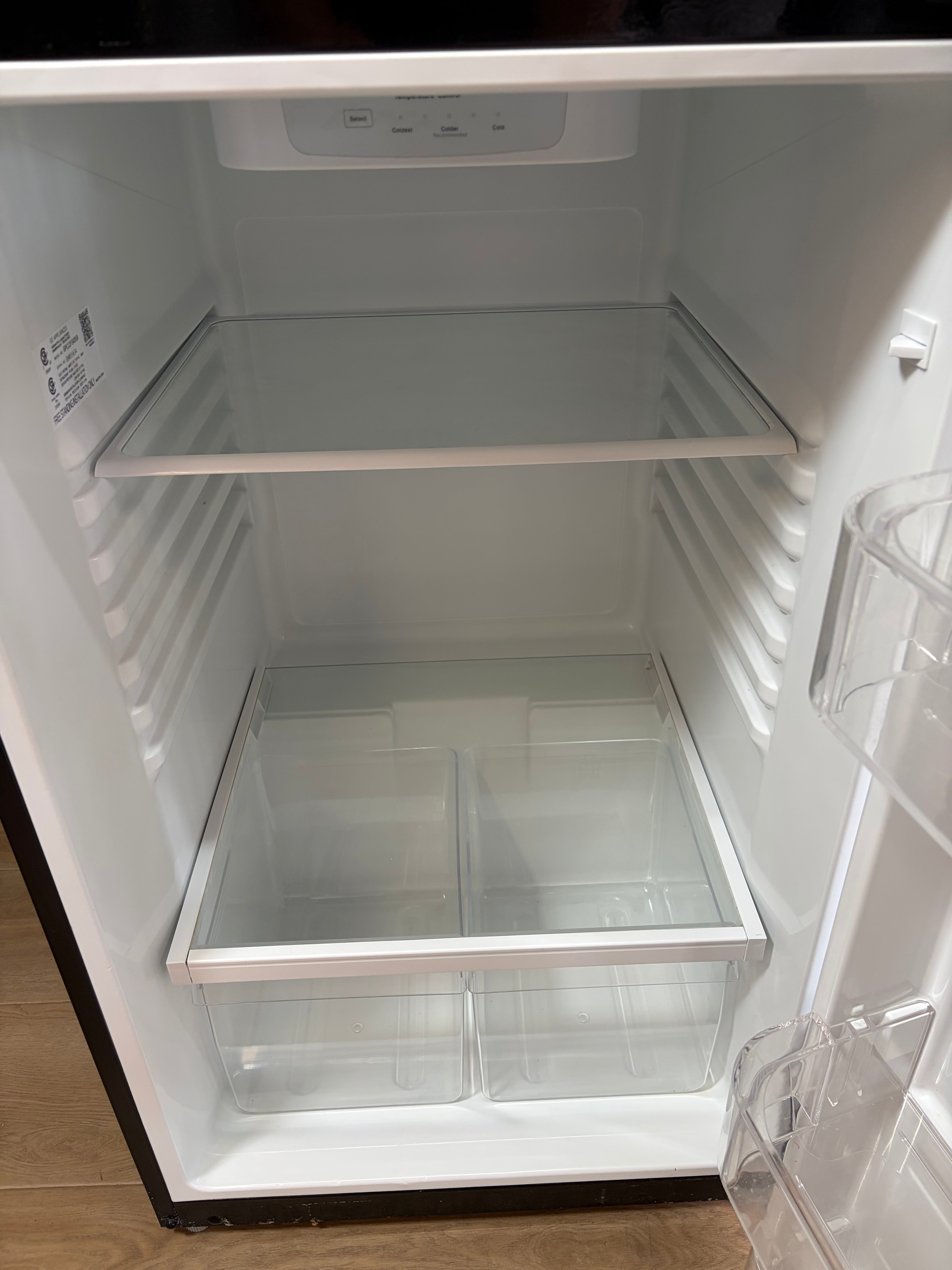 GE Apartment Sized Stainless Kitchen Set