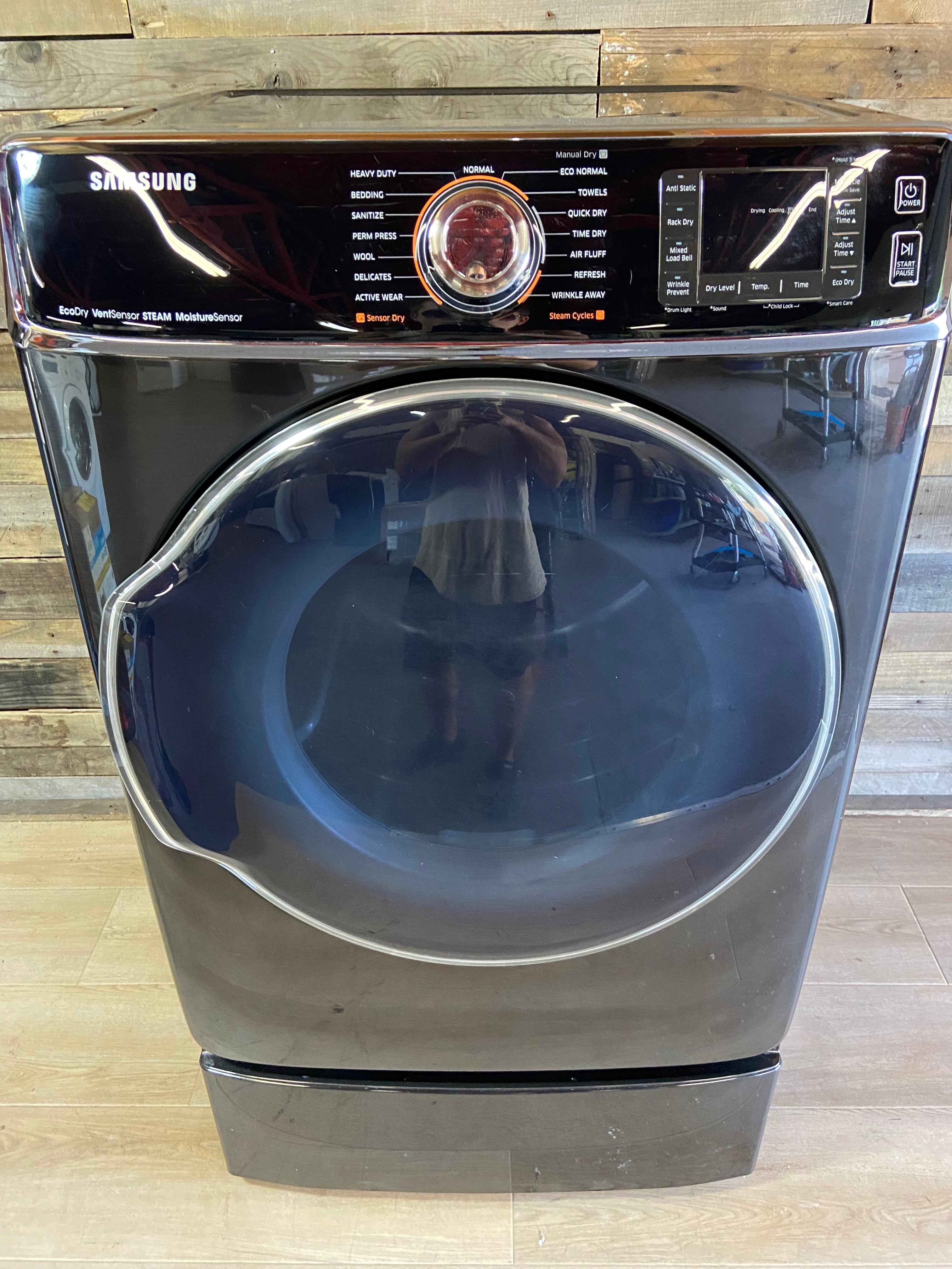 Samsung Front Load Style Dryer With Pedestals ￼
