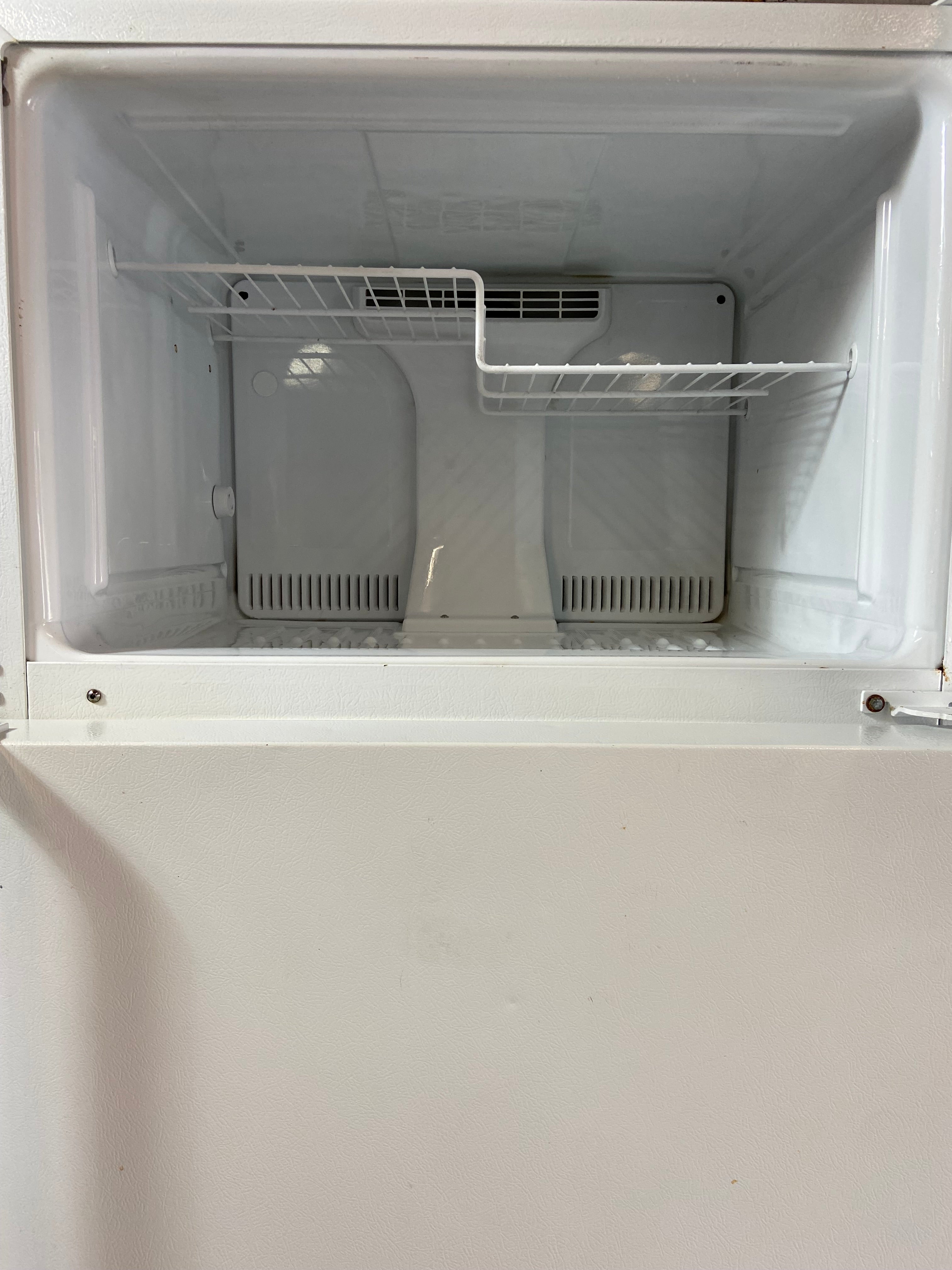 Ge White Top/Bottom Fridge