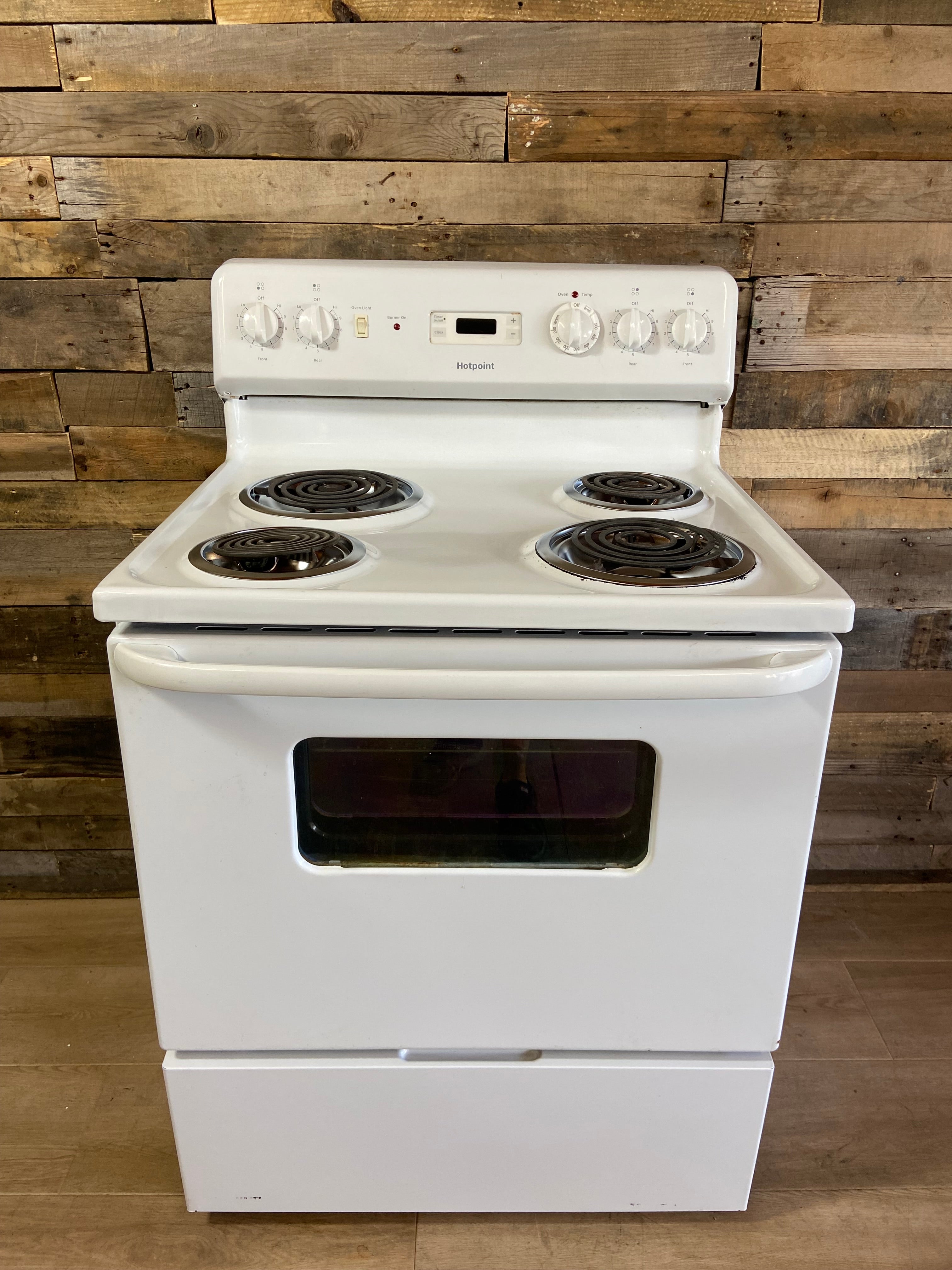 White Digital Hotpoint 4 Burner Coil Top Range