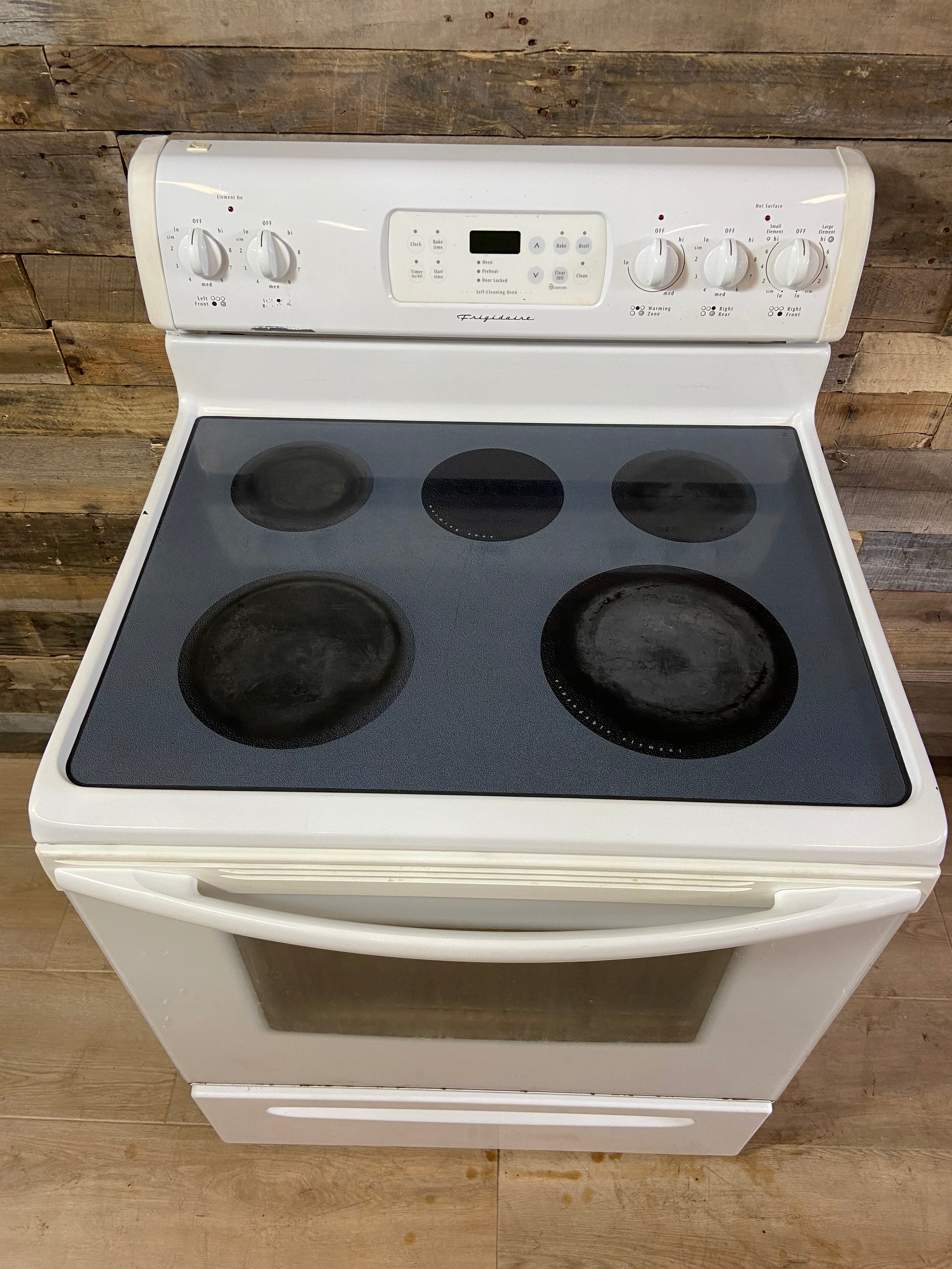 Frigidaire White 5 Burner Range