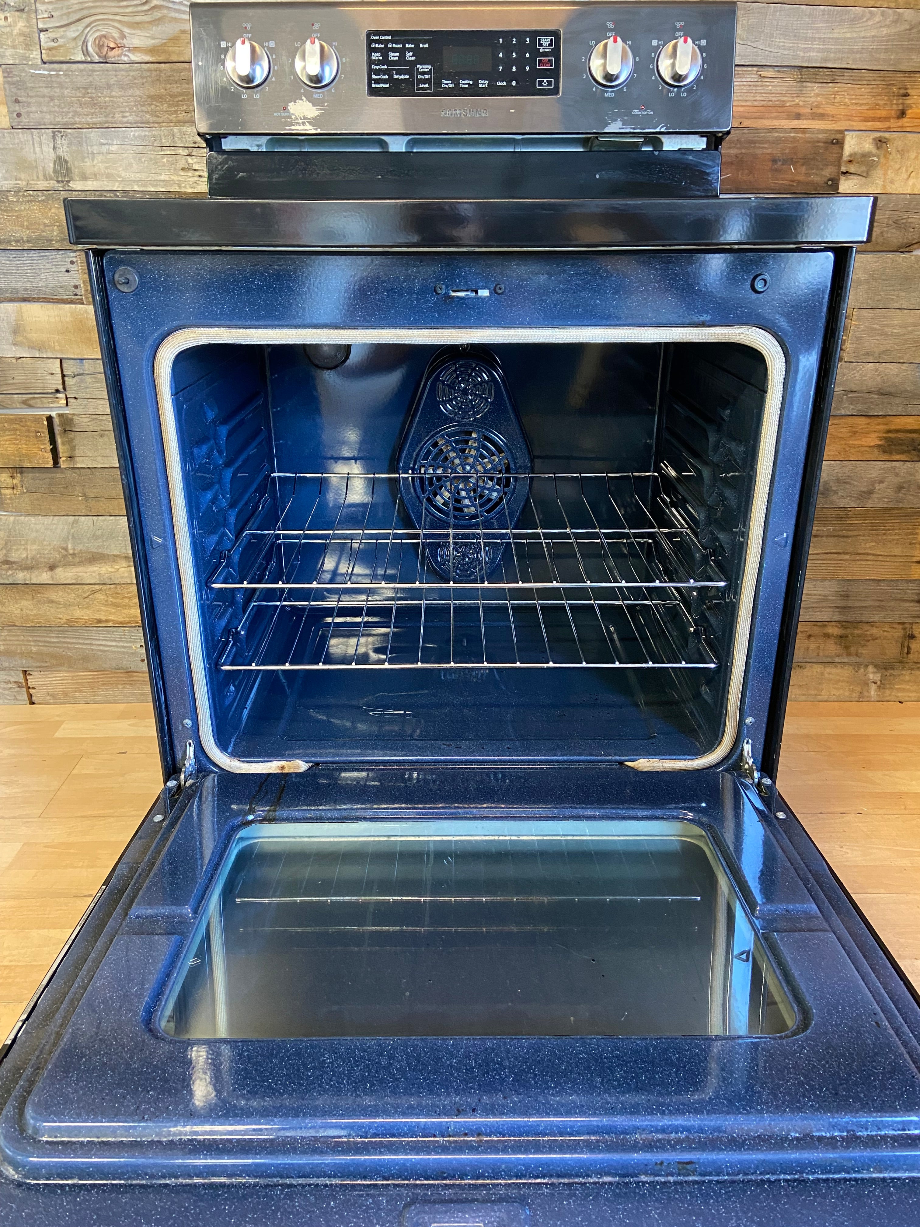 Samsung Black Stainless 5 Burner Convection Range