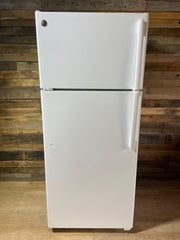GE Top Bottom Refrigerator With Ice Maker